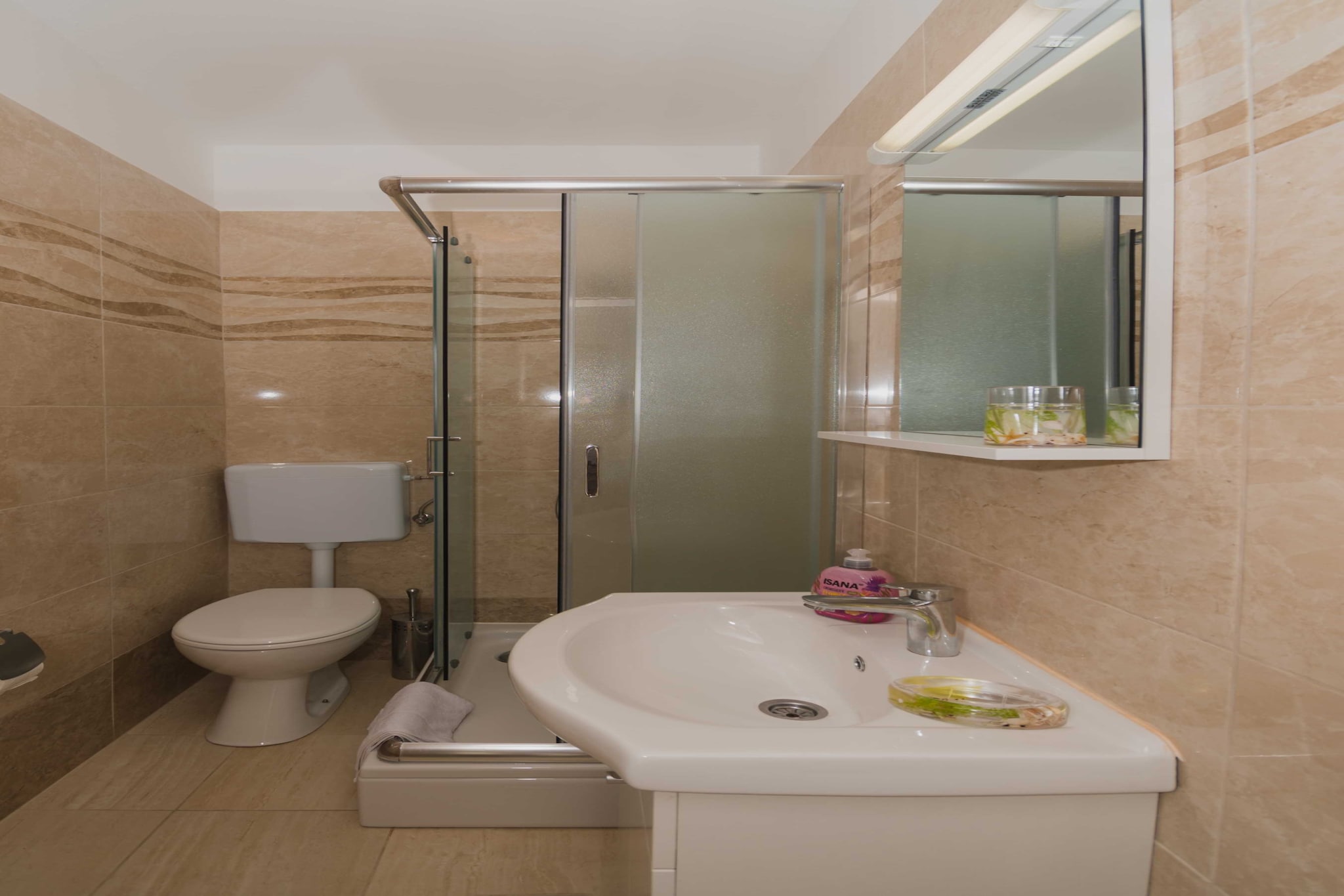 Apartment Lavanda - Four Bedroom Apartment with Hot tub and Terrace-Badkamer