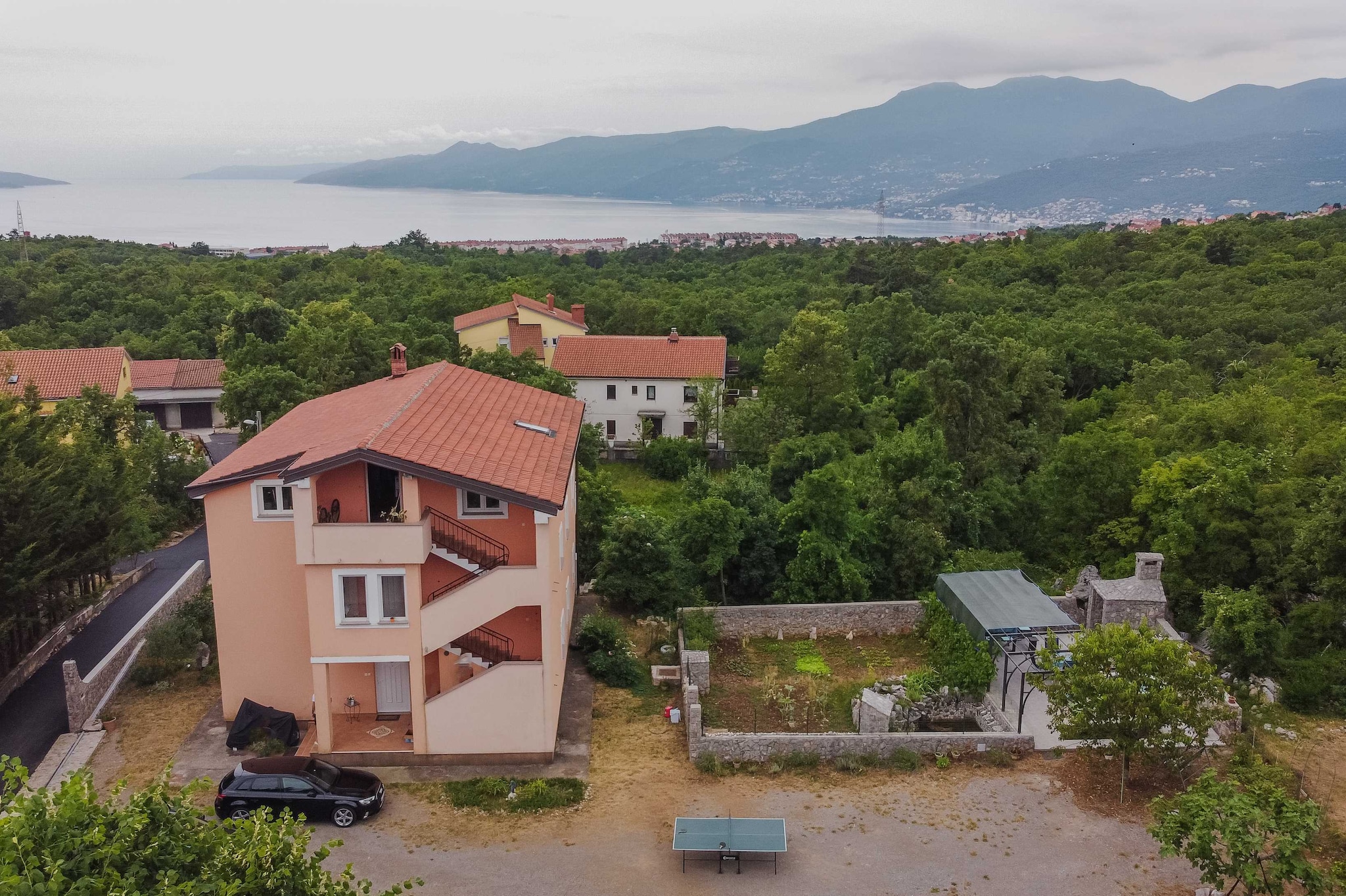 Apartment Lavanda - Four Bedroom Apartment with Hot tub and Terrace-Buitenlucht