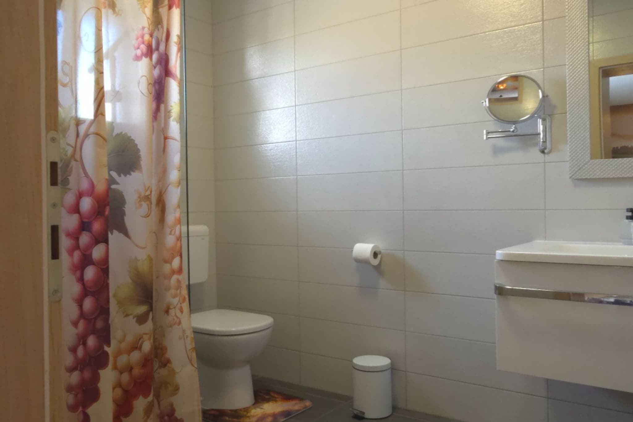 Holiday Home Thesaurum - Four Bedroom Holiday Home with Swimming Pool - Badezimmer