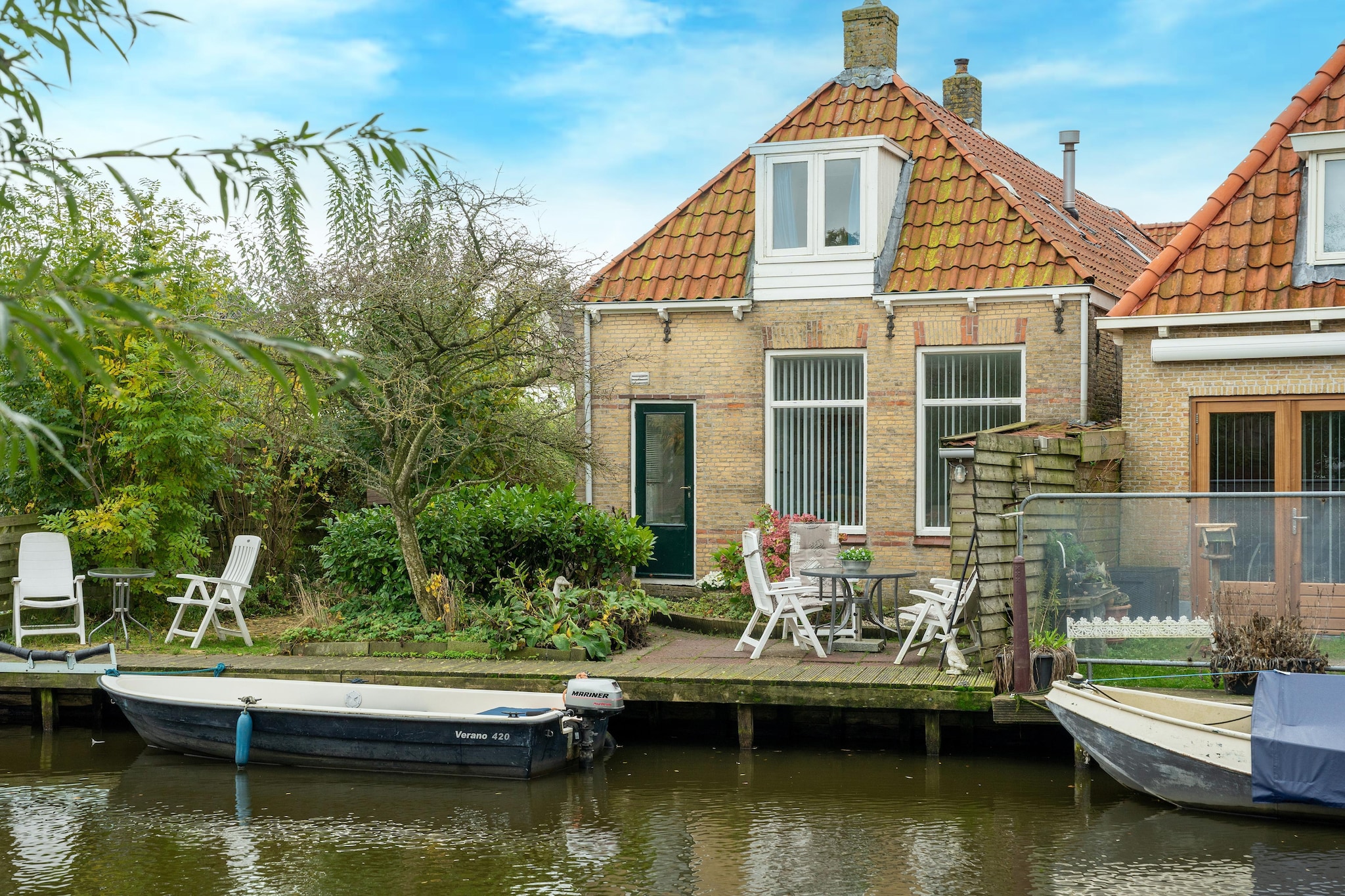 Waterside Escape with Private Jetty