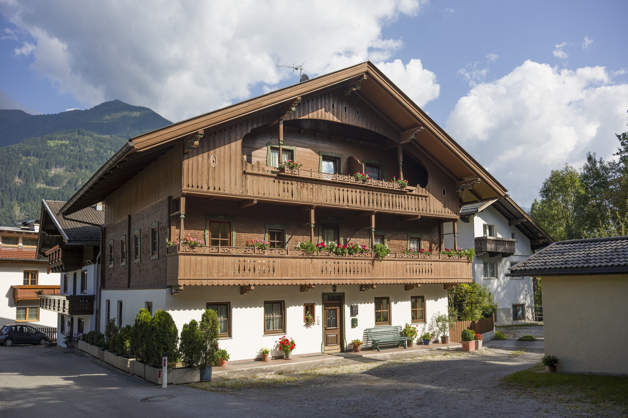 Apartment in Fügen near Hochzillertal Skiing