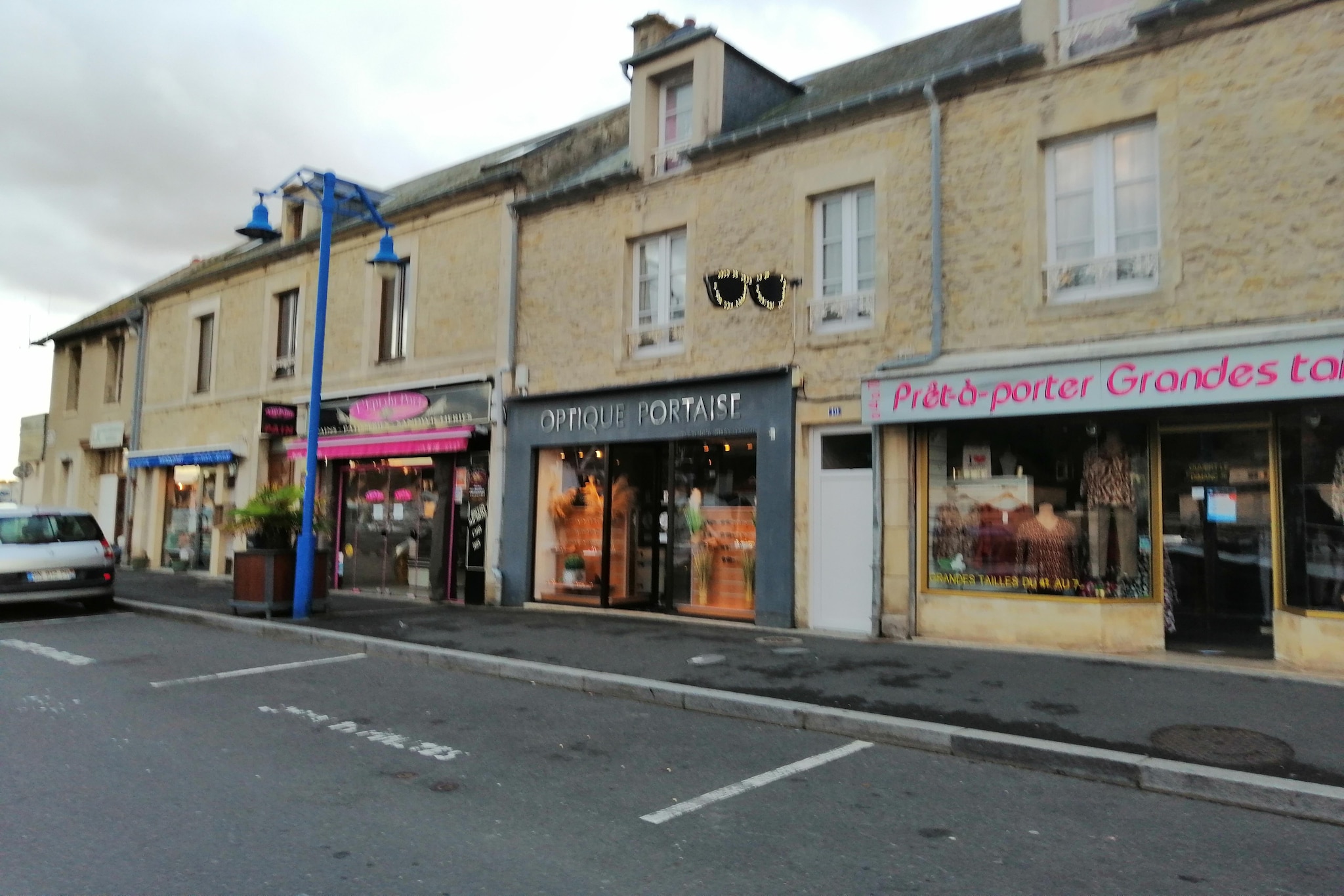 Schöne Wohnung am Hafen in Port-en-Bessin-Huppain