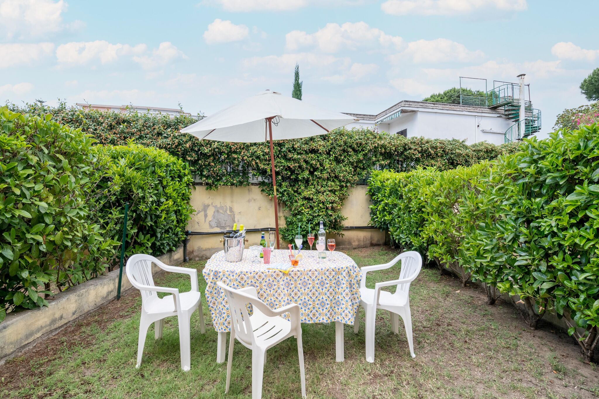 Welcoming Villa in Paestum with Private Terrace