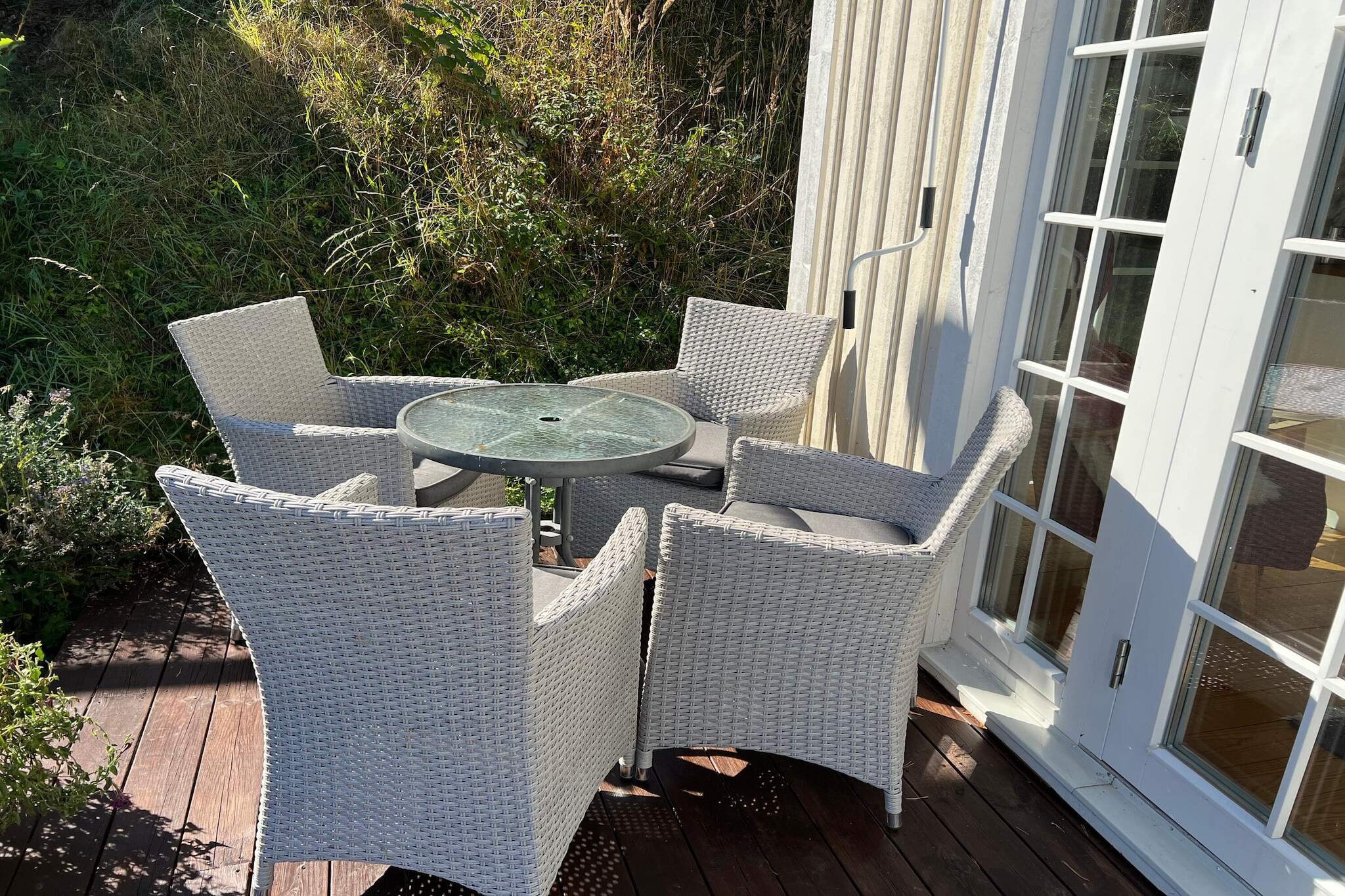 Welcome to a wonderful place on IngarÃ¶ in the Stockholm archipelago. The house is small but beautiful and lavishly decorated with the amenities you need for a wonderful holiday. The ground floor has a comfortable double bedroom, fully tiled bathroom and a combined kitchen/living room, with double doors opening onto a cosy patio. Upstairs there is a sleeping loft with two comfortable beds. There is not standing height, the stairs are steep, so it is not suitable for smaller children. At the property's jetty you can take a morning or evening dip, but only 200 meters from the house there is a beach for the area with jetty and sandy beach. There are nice walking paths in the area and just a couple of kilometers from the house there is BjÃ¶rkvik's sea bath; long nice beaches and shallow baths. There is a kiosk and restaurant, so you can spend the whole day there in nice weather. There is a bus a few hundred meters from the house, take the bus to Brunn and shop in the grocery store, or to Gustavsberg, where there is a large shopping center and Gustavsberg's porcelain factory where you can find porcelain and glassware.