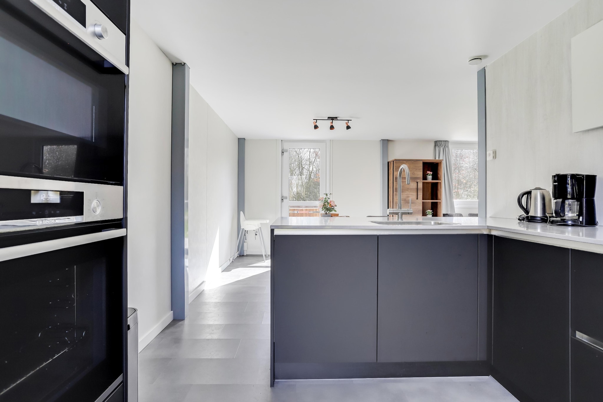 Lakeside Luxury; Sauna & Hot Tub