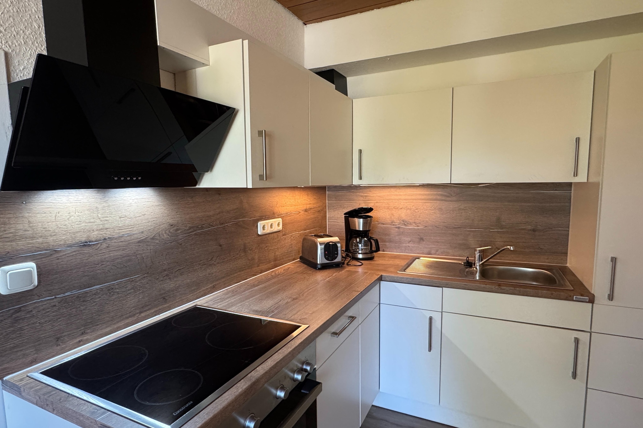 Kombination Bärenhütte  Hirschblick 10 Erw 2 Kinder-Keuken