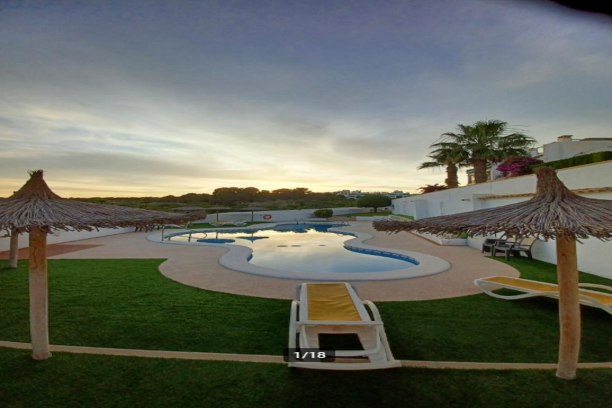 Ground floor: (Kitchen(hob(electric), electric kettle, toaster, espresso machine, oven, microwave, dishwasher, fridge-freezer, Hand blender), Living/diningroom(TV(smart TV), dining table(4 persons, 6 persons), seating area, air conditioning), bedroom(double bed(180 x 200 cm), air conditioning), bedroom(single trundle bed, double bed(140 x 200 cm), cot), bathroom(shower, washbasin, toilet), bathroom(shower, washbasin, toilet, hairdryer))\n\nOn the 1st floor: (shower, roof terrace, sun loungers)\n\nterrace, terrace, garden, garden furniture, parking, swimming pool(shared with other guests), lounge set, Sunscreen