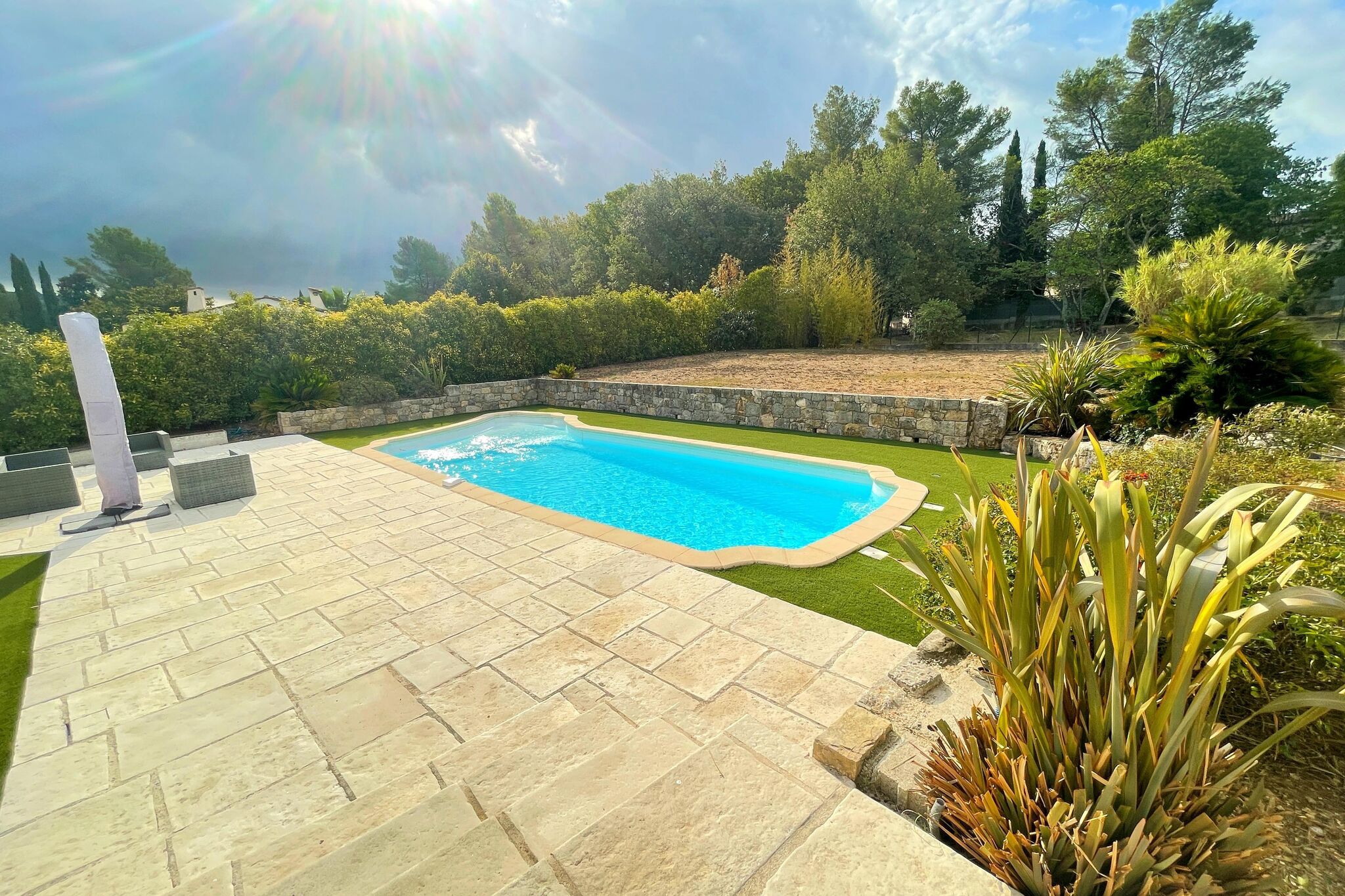Prachtige eigentijdse villa met zwembad in Mougins