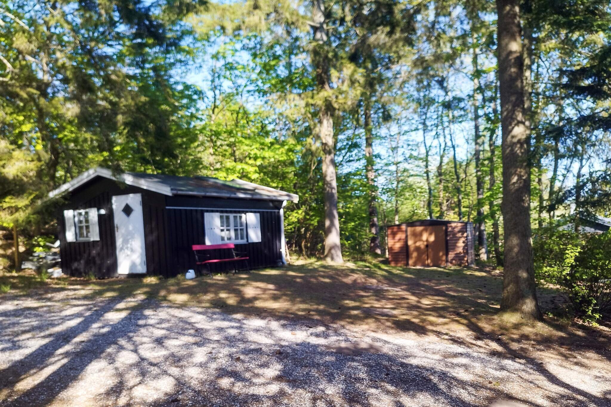 Annex: (double bed)\n\nKitchen(stove(induction), hood, coffee machine, oven, microwave, dishwasher, fridge-freezer), Living/bed room(single folding bed, TV), bedroom(double bed, children\'s bed), bedroom(2x bunk bed), bathroom(floor heating)(tumble dryer, washbasin, hip bath, shower, toilet, washing machine), carport, heating(electric), terrace, garden furniture, air to water heatpump