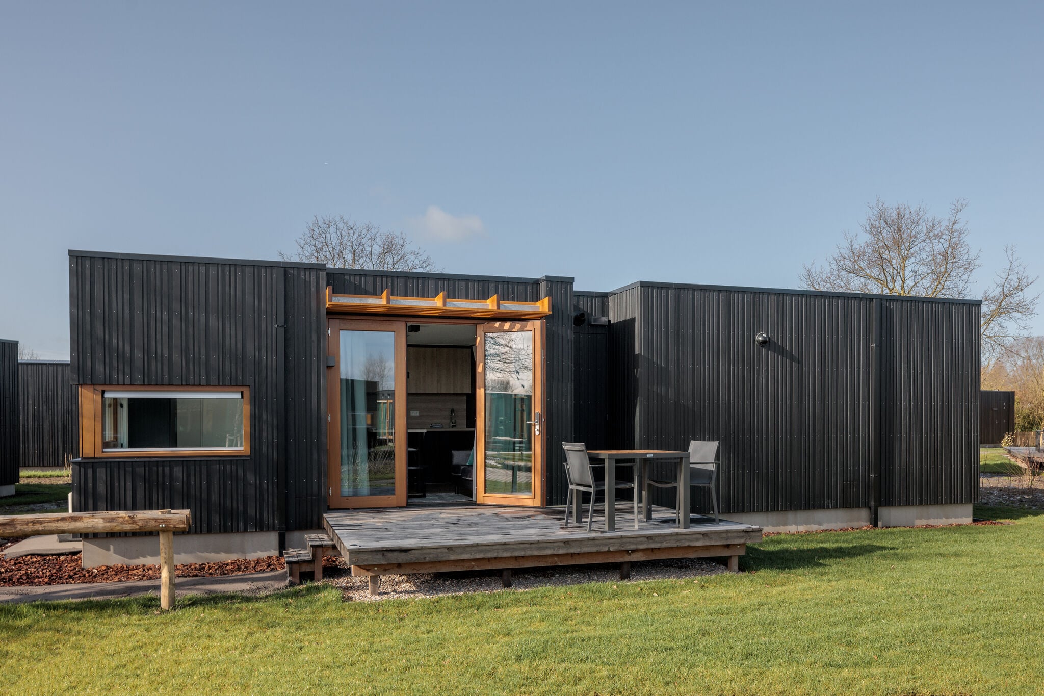 Tiny House mit Klimaanlage in einem Ferienpark in der Nähe des Grevelingenmeers