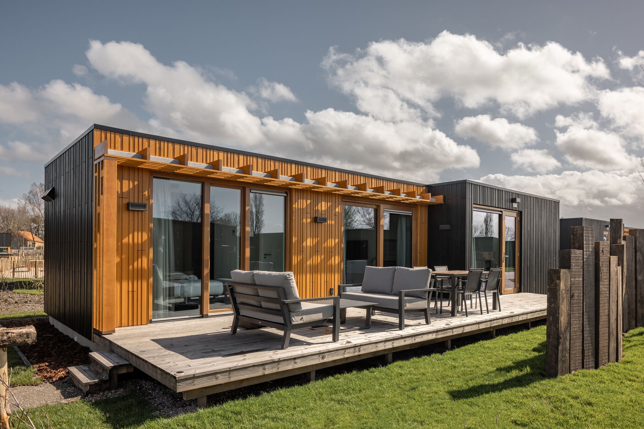 Lodge mit Klimaanlage in einem Ferienpark in der Nähe des Grevelingenmeers