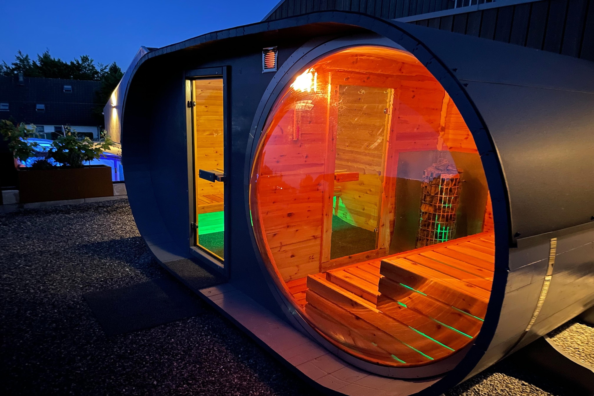 Apartment with balcony and barbecue