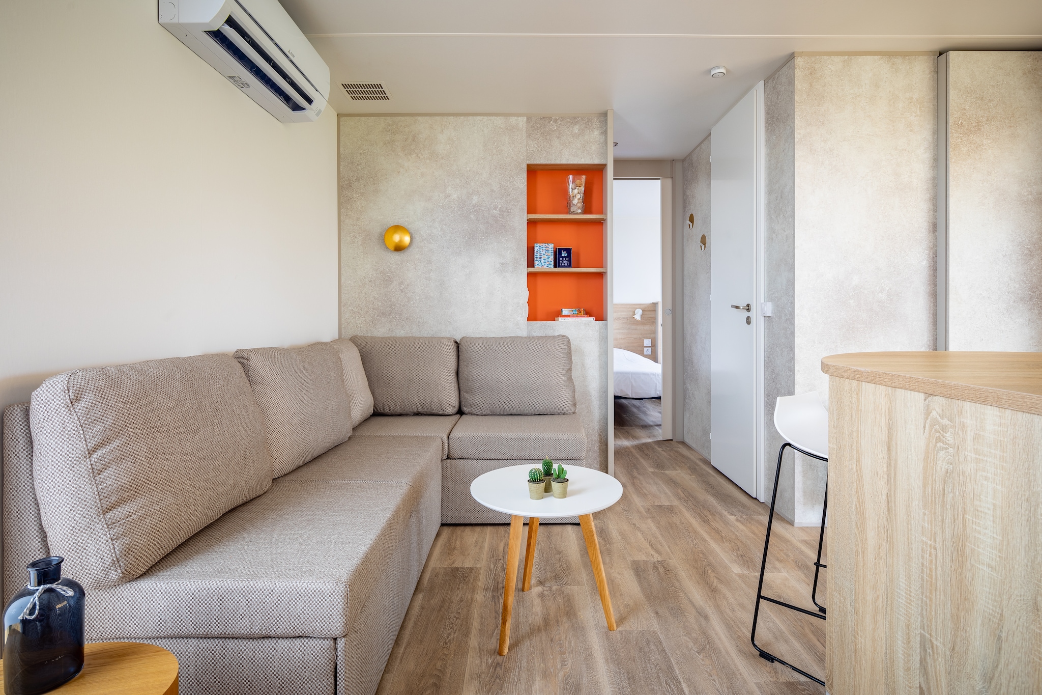Ground floor: (Living room(TV, seating area), open kitchen(electric kettle, coffee machine(cups), microwave, dishwasher, fridge(+ freezer)), bedroom(bunk bed(80 x 190 cm)), bedroom(2x single bed(80 x 200 cm)), Bedroom with bathroom(double bed(160 x 210 cm), TV, shower, washbasin, toilet), bathroom(shower, washbasin), toilet(washbasin), air conditioning)\n\nterrace, garden furniture, swimming pool(shared with other guests, outside)