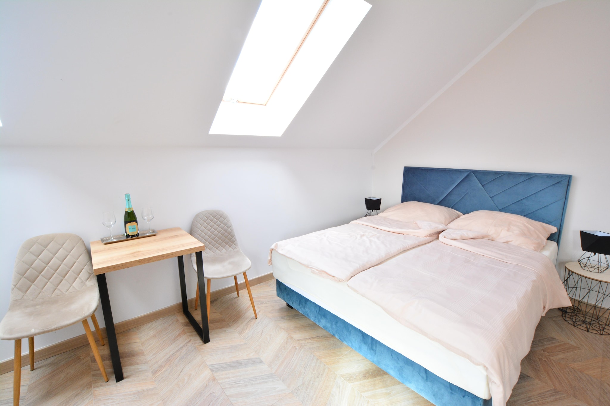 On the 3rd floor: (open kitchen(hob(2 ring stoves, induction), electric kettle, hood, fridge-freezer), Living/bed room(double bed, TV(flatscreen), dining table(2 persons)), bathroom(shower, washbasin, toilet, hairdryer))\n\nReception, Internet access, Bar, heating(central), sun loungers, parking, ironing board, iron