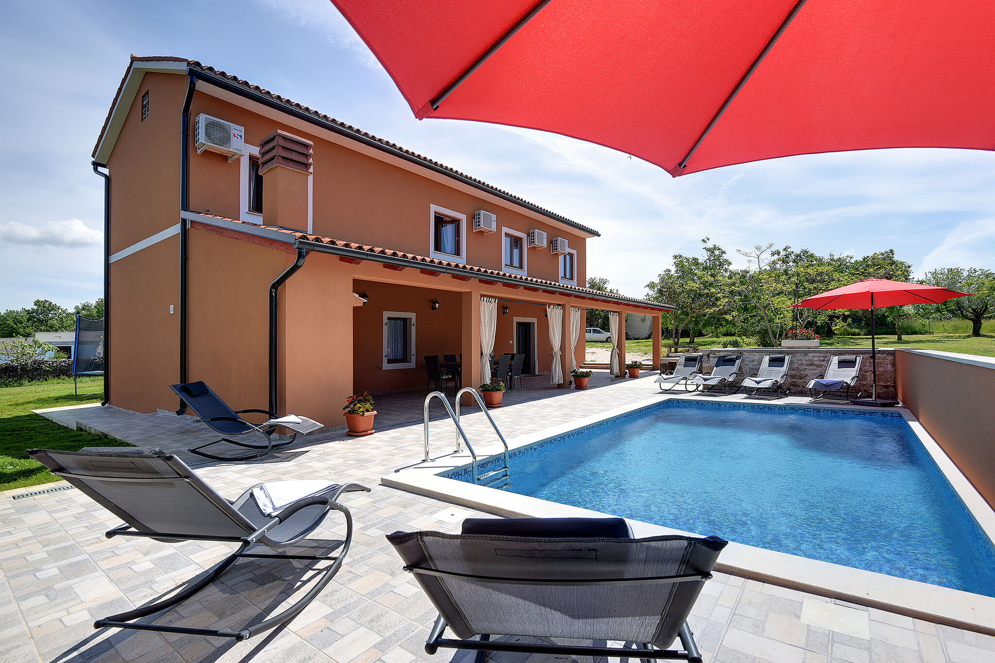Spacious villa with pool