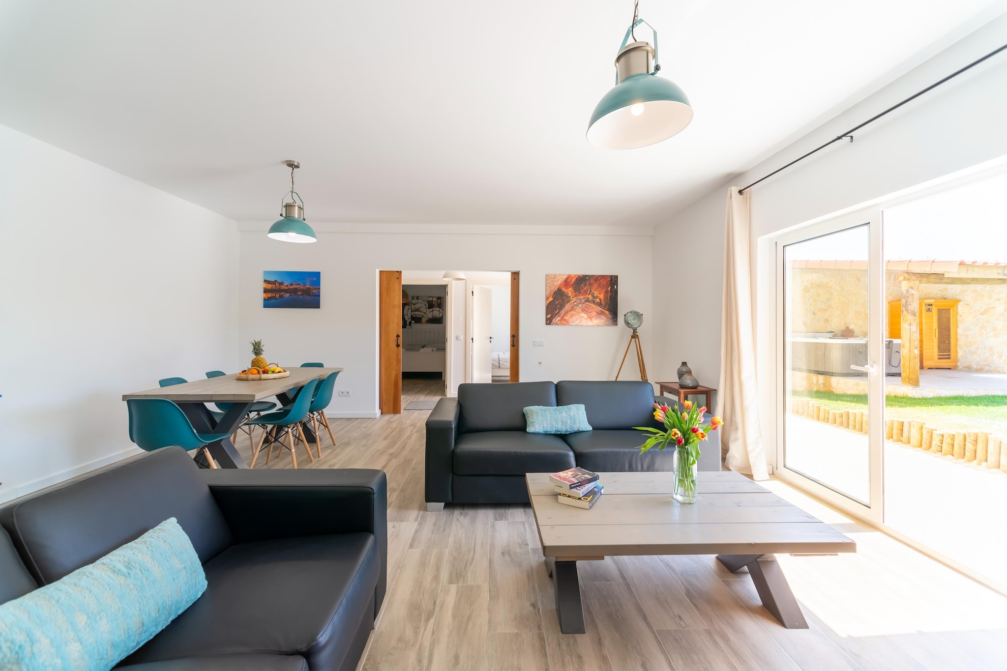 Tulipa-Living room