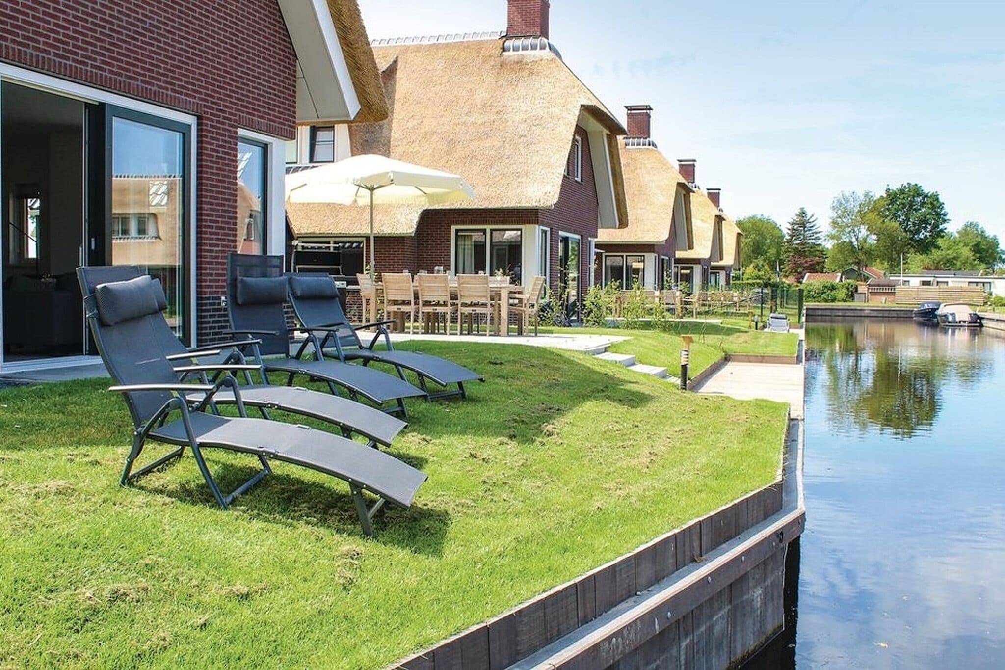 Beautiful villa with sauna in Friesland