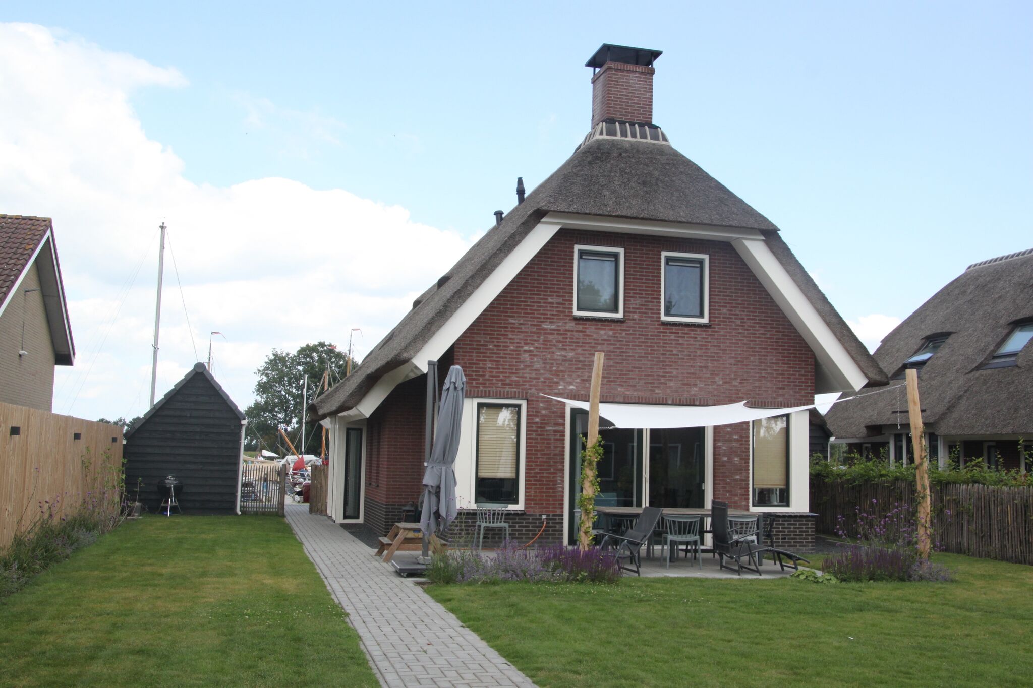 Sfeervolle villa met grote tuin, op vakantiepark in Friesland