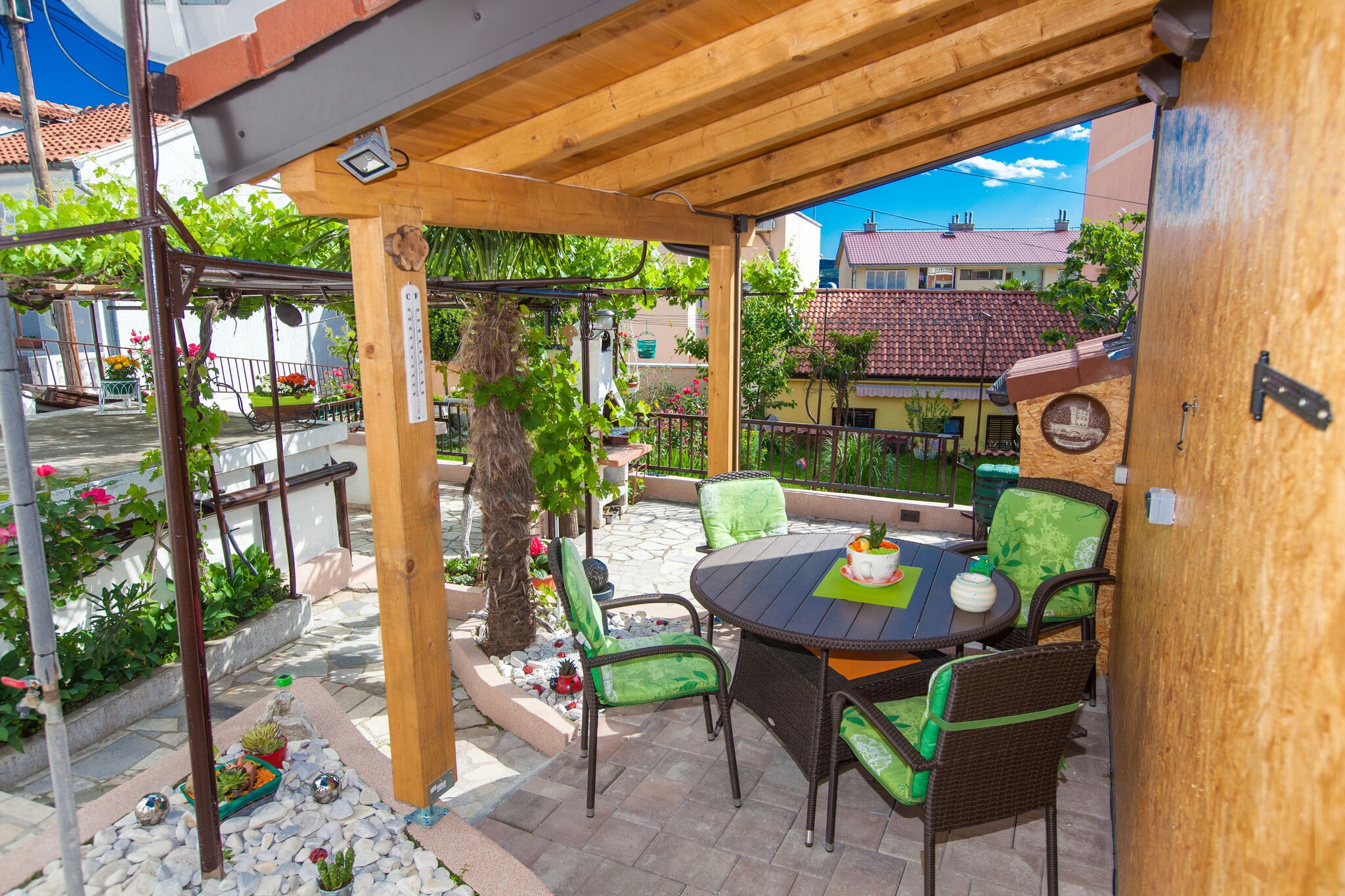 Jolie maison de vacances avec terrasse couverte et jardin