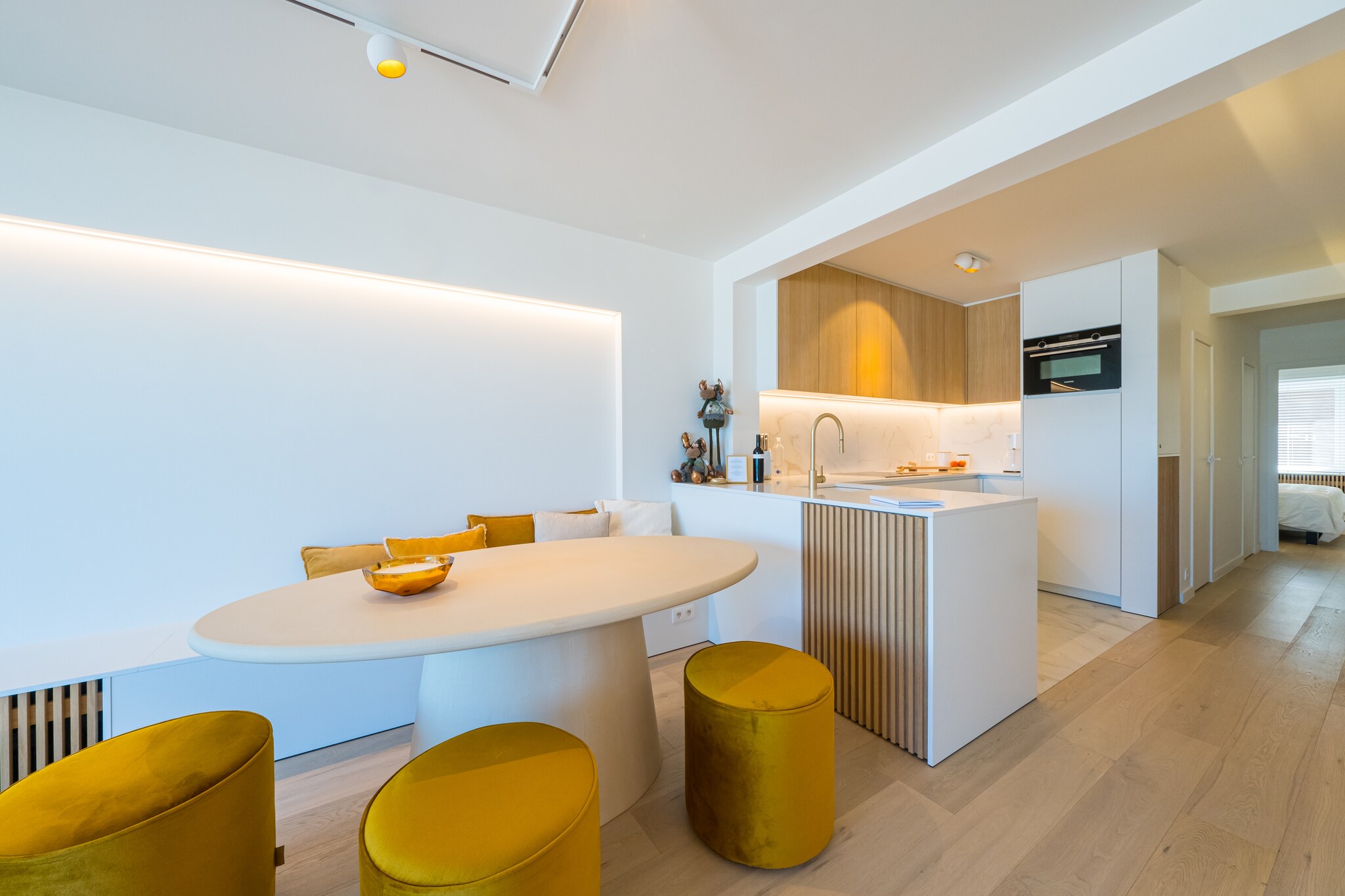 Ground floor: (Living room(TV, dining table, seating area), Kitchen(electric kettle, coffee machine, oven, microwave, dishwasher, fridge(+ freezer)), bedroom(double bed(twin duvet, 160 x 200 cm)), bedroom(3-person bunk bed(duvet)), bathroom(shower, hairdryer), storage, Internet access)