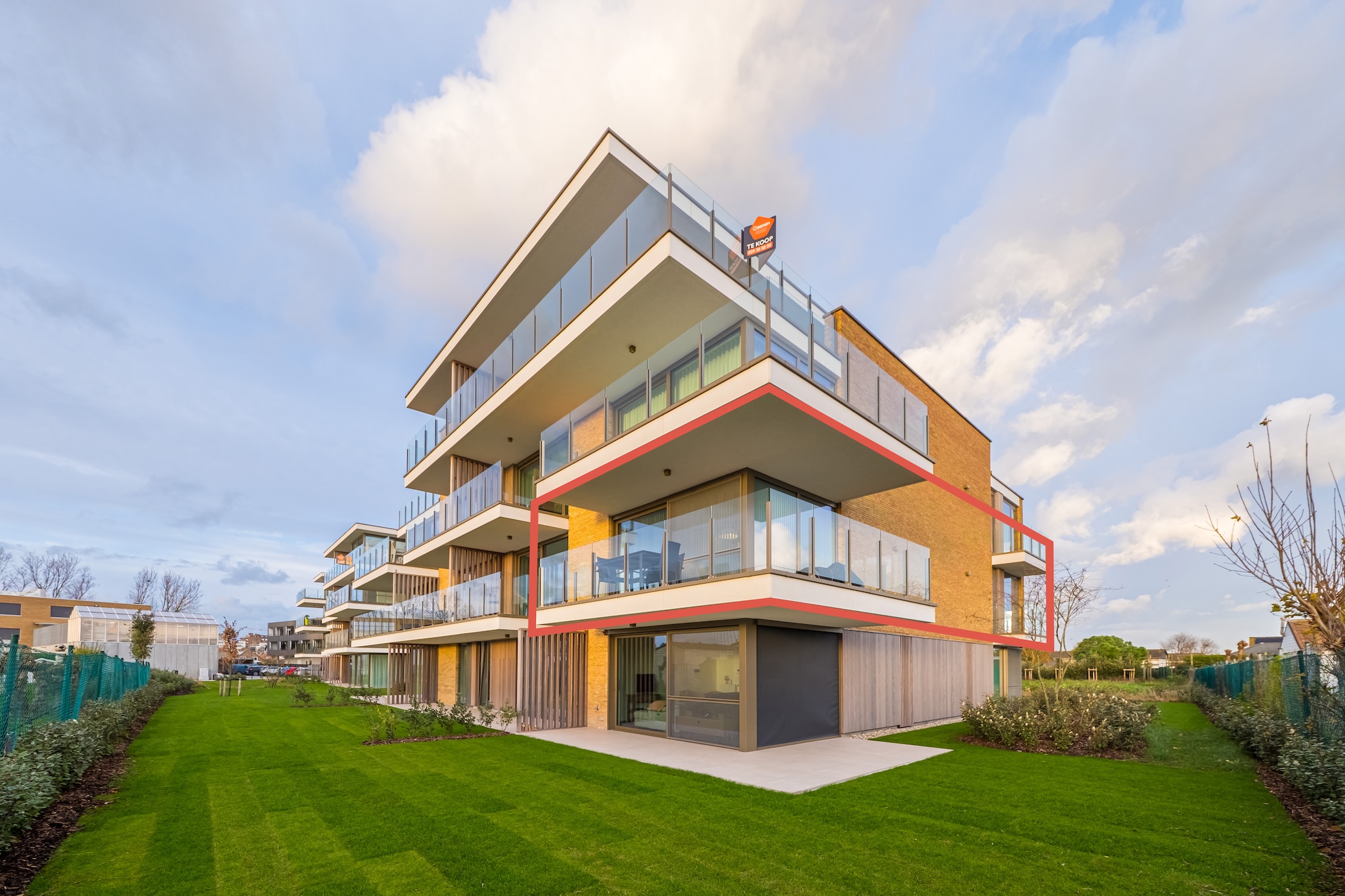 Spacious apartment with sunny terrace