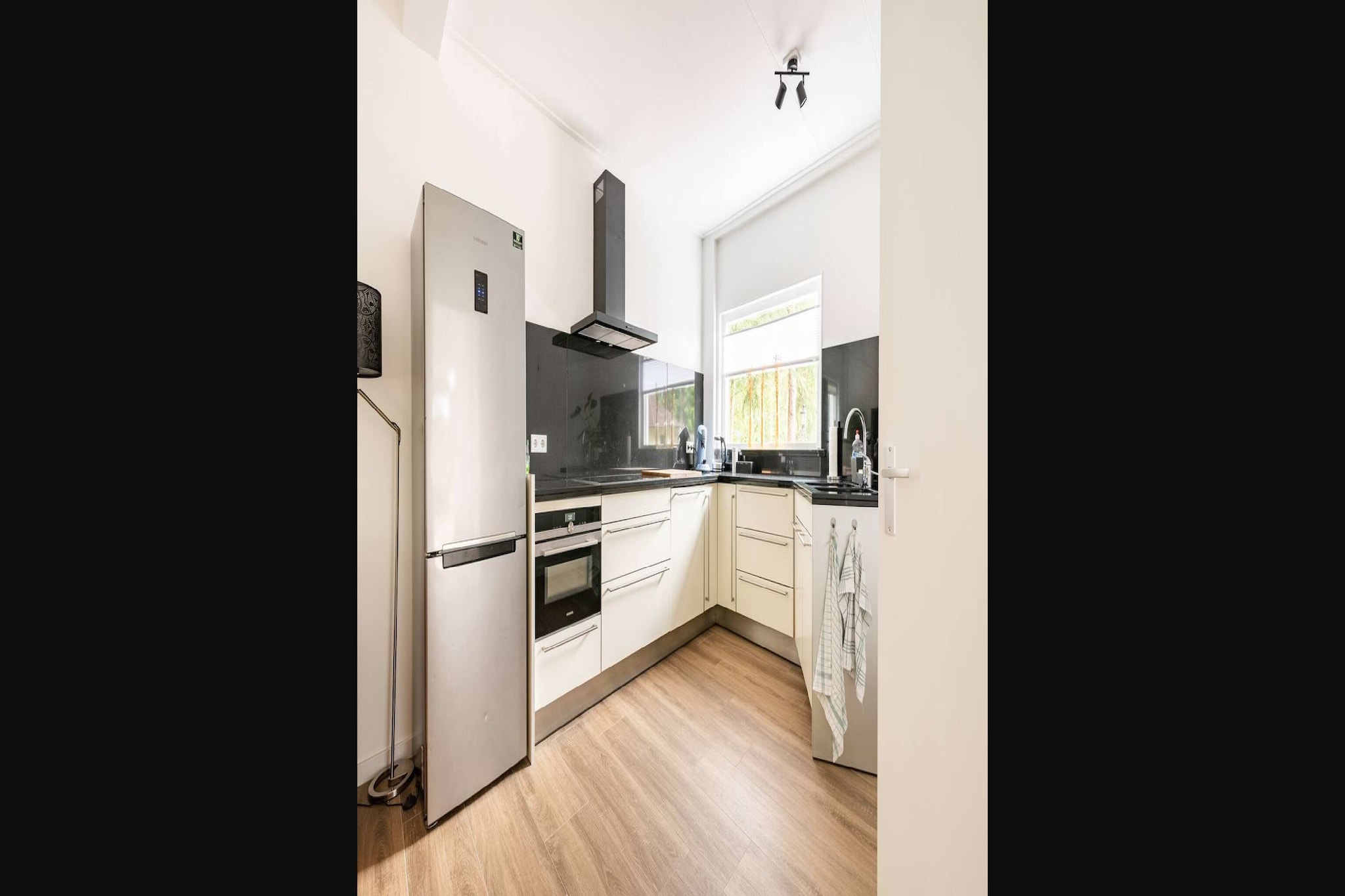 Charming holiday home in Poortugaal with garden