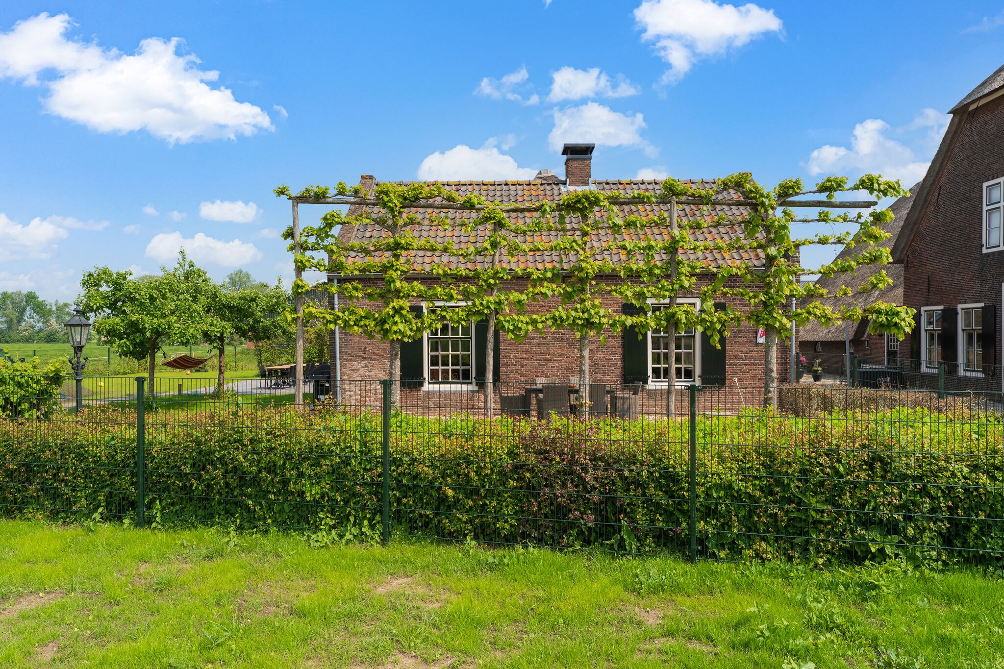 The Old Farmhouse with terrace in Montfoort