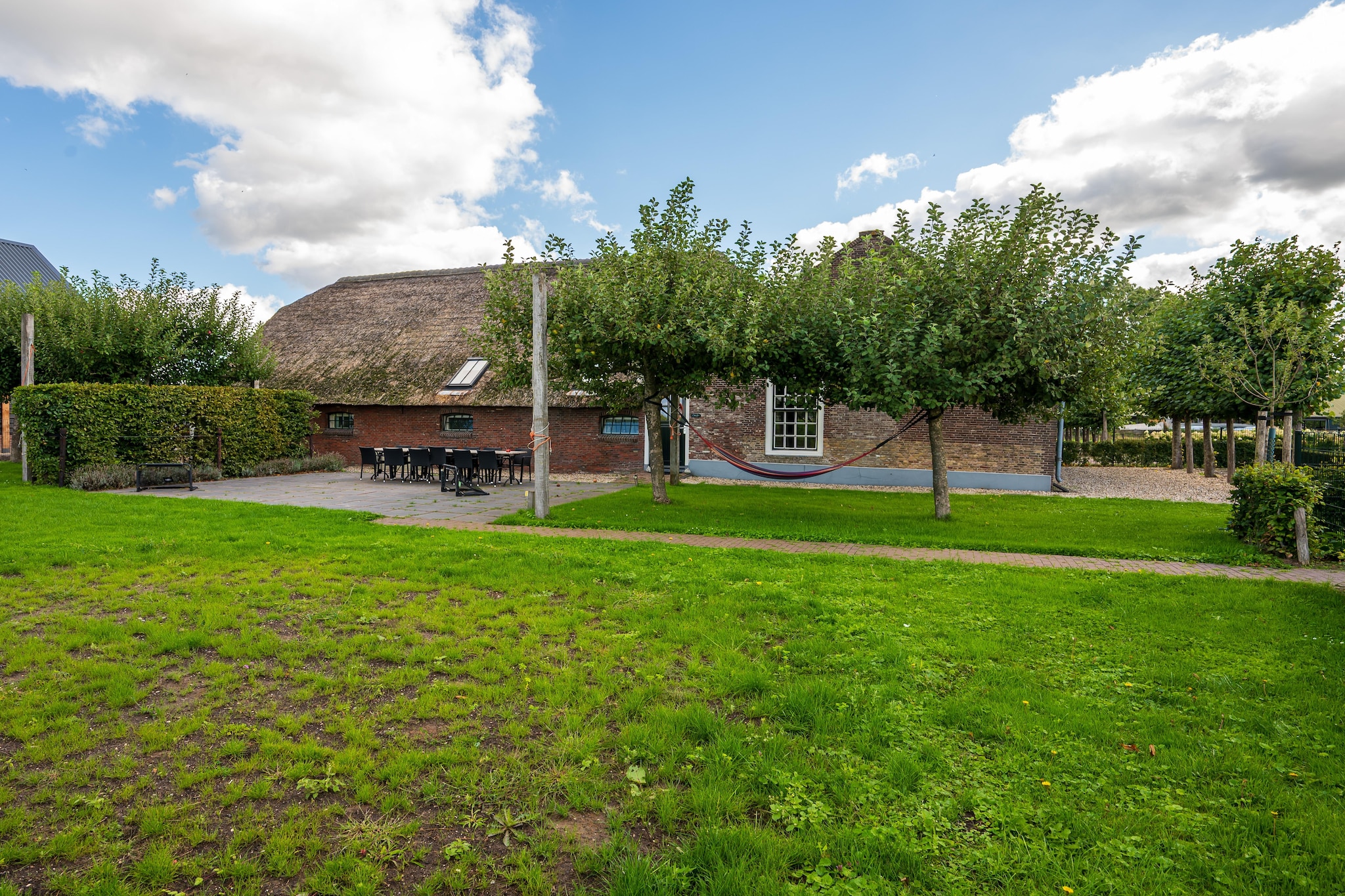 The Old Farmhouse - Tuinen zomer