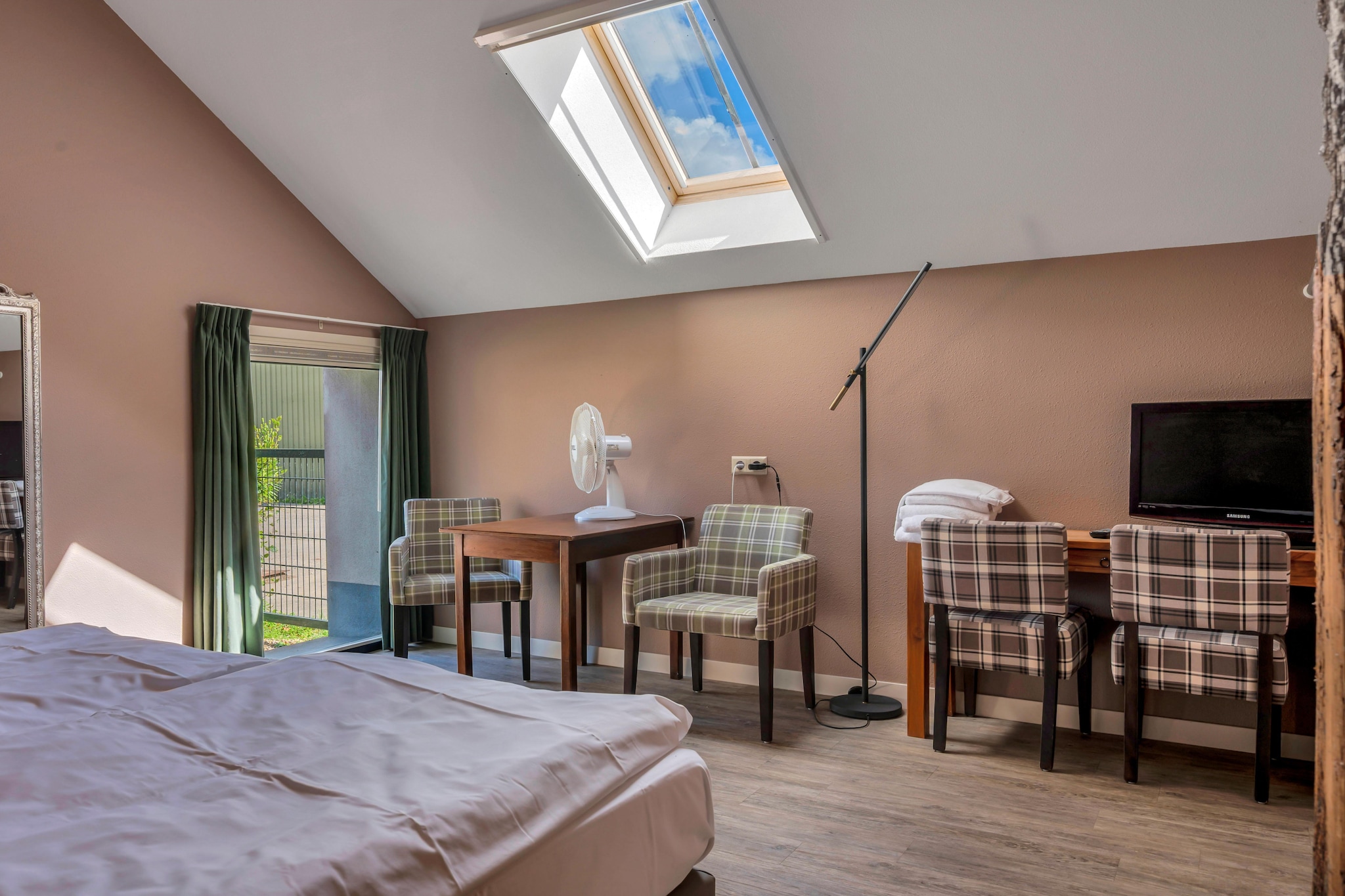 The Old Farmhouse - Slaapkamer