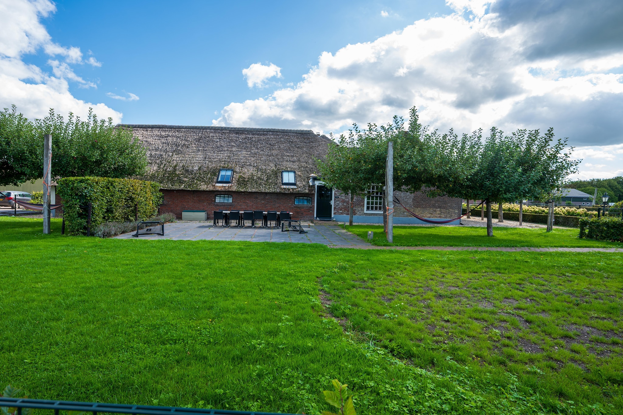 The Old Farmhouse - Tuinen zomer