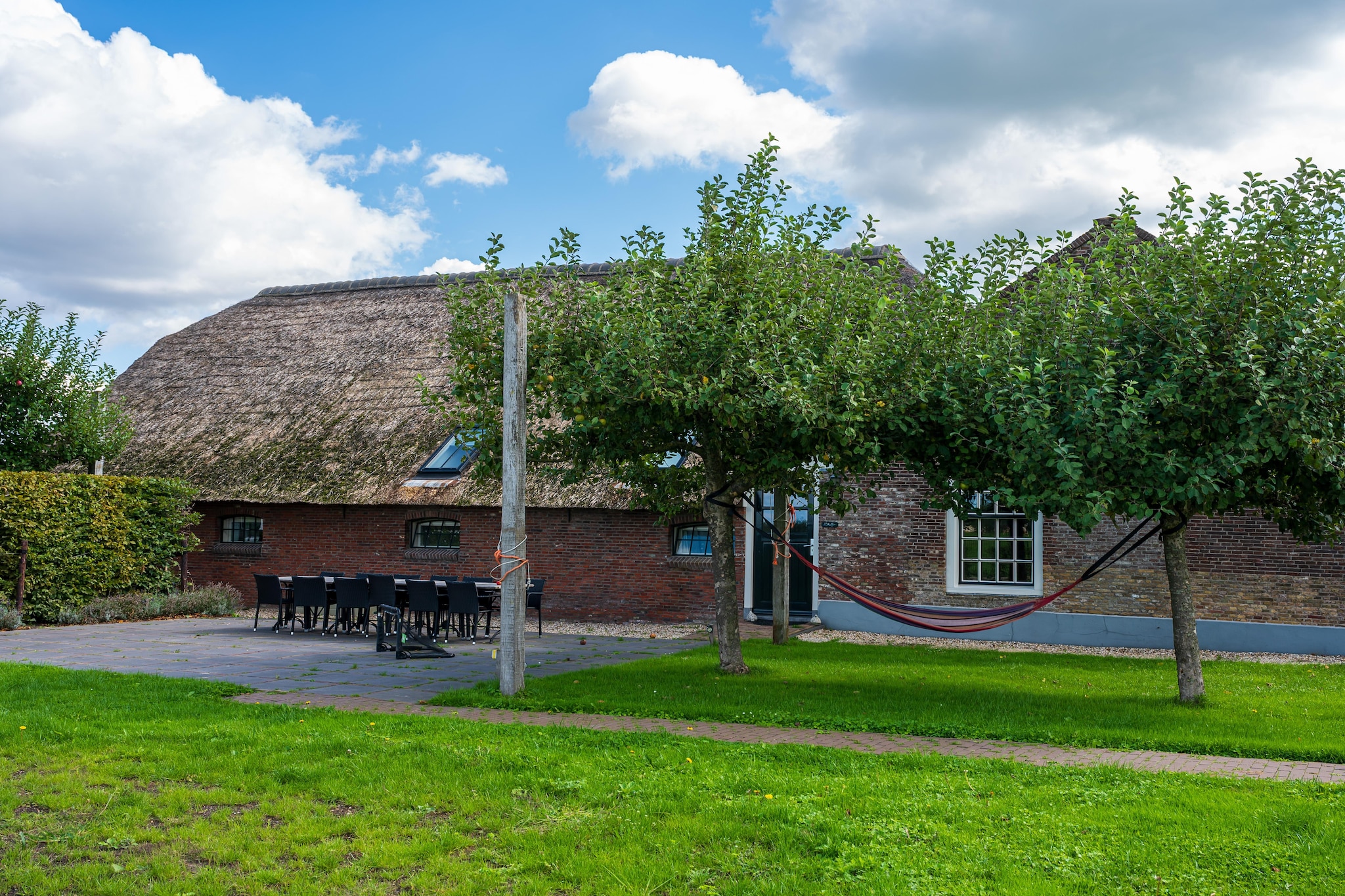 The Old Farmhouse - Buitenkant zomer