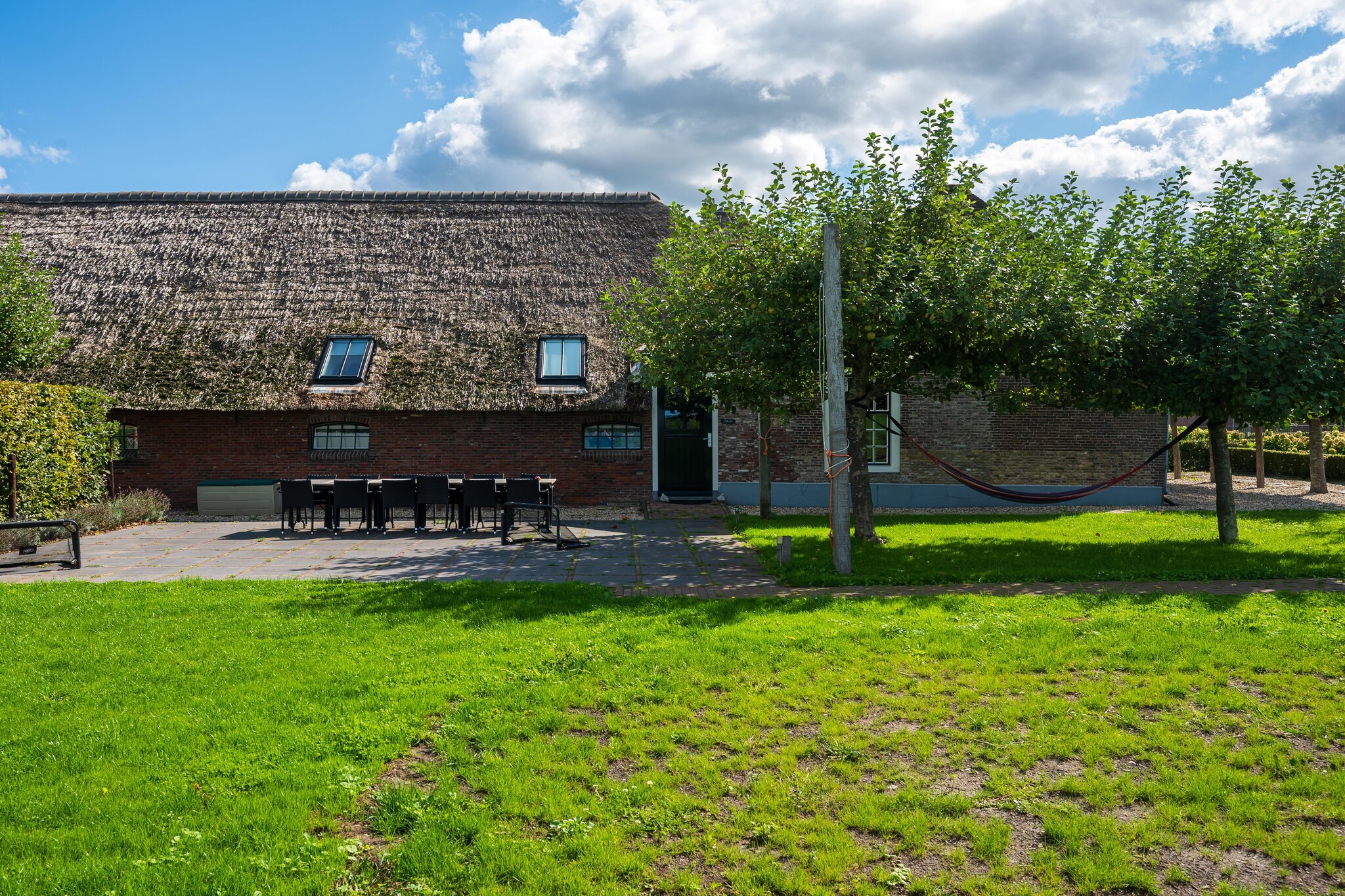 The Old Farmhouse - Tuinen zomer