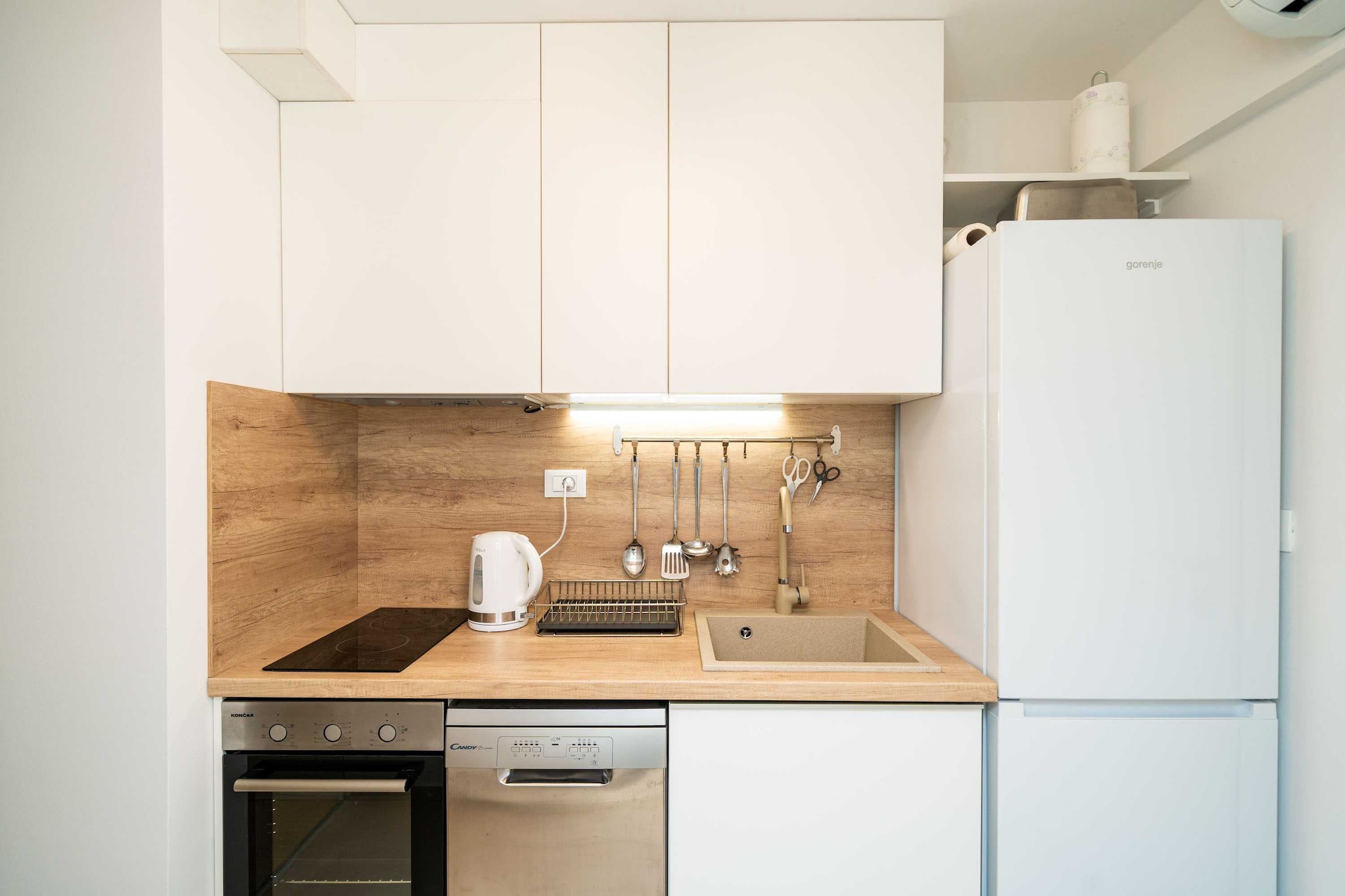 Lenka Apartment - Studio Apartment with Balcony-Cuisine