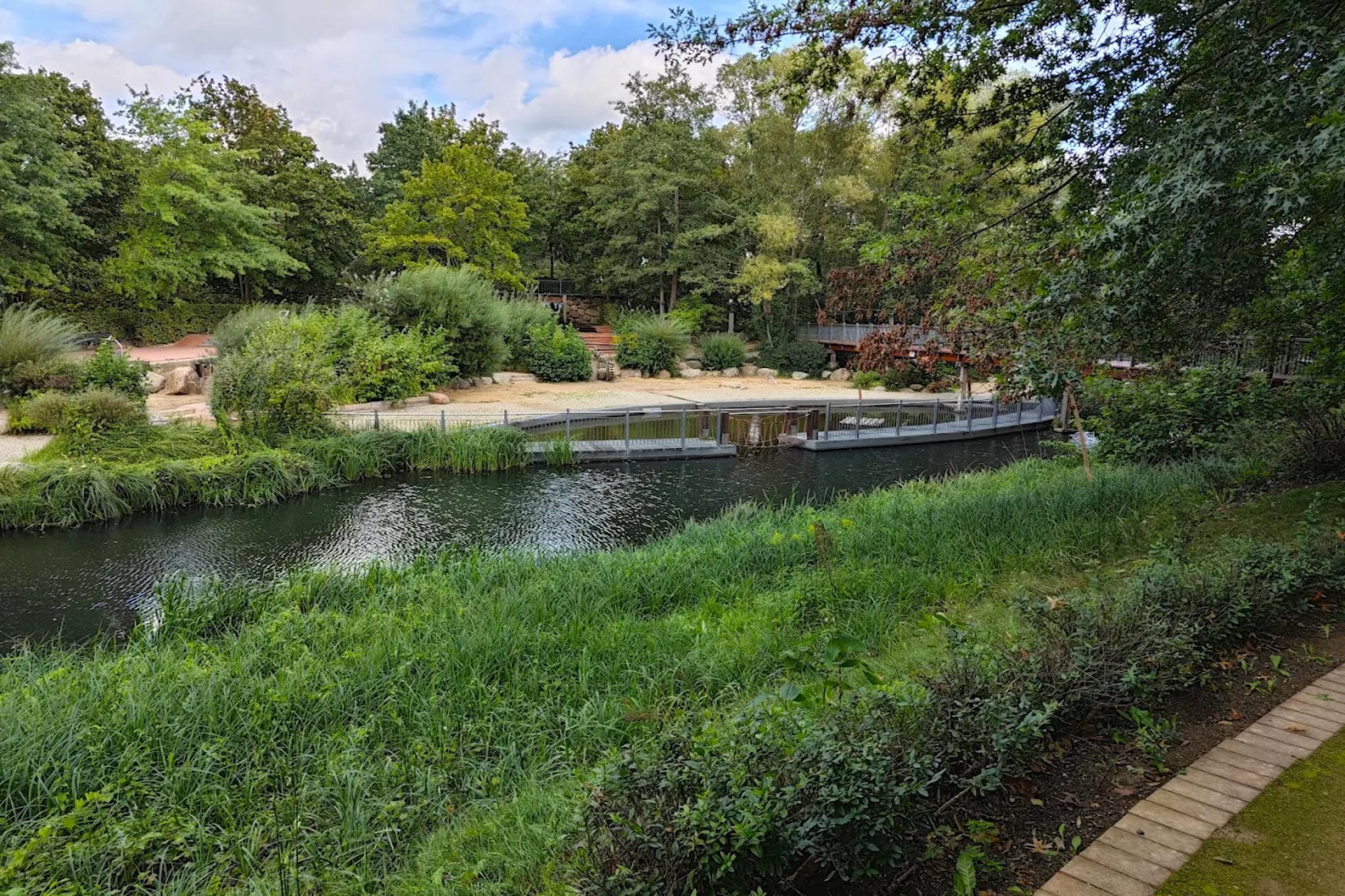 Reihenbungalow an einem Spreearm-Gebieden zomer 5km
