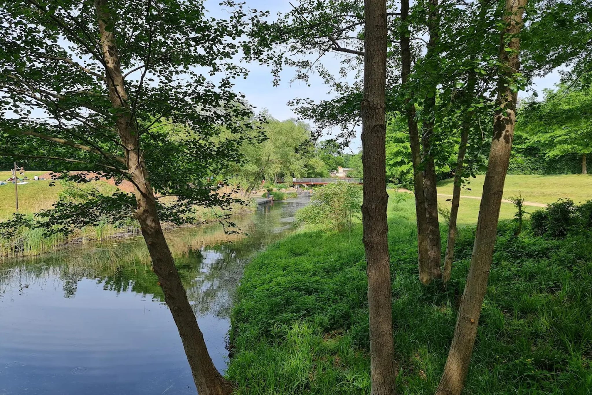 Reihenbungalow an einem Spreearm-Gebieden zomer 5km