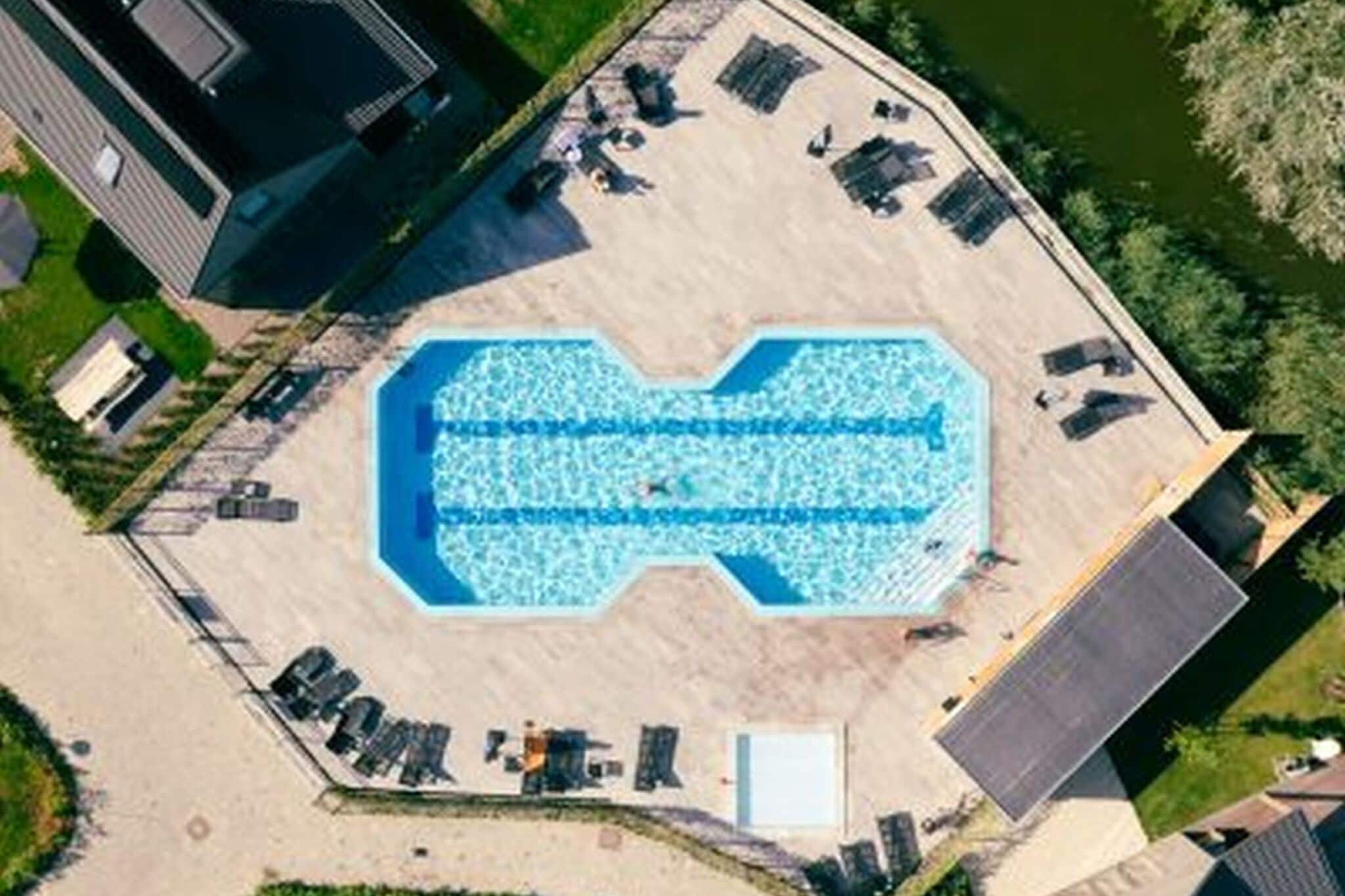 Landelijk gelegen chalet met gedeeld zwembad