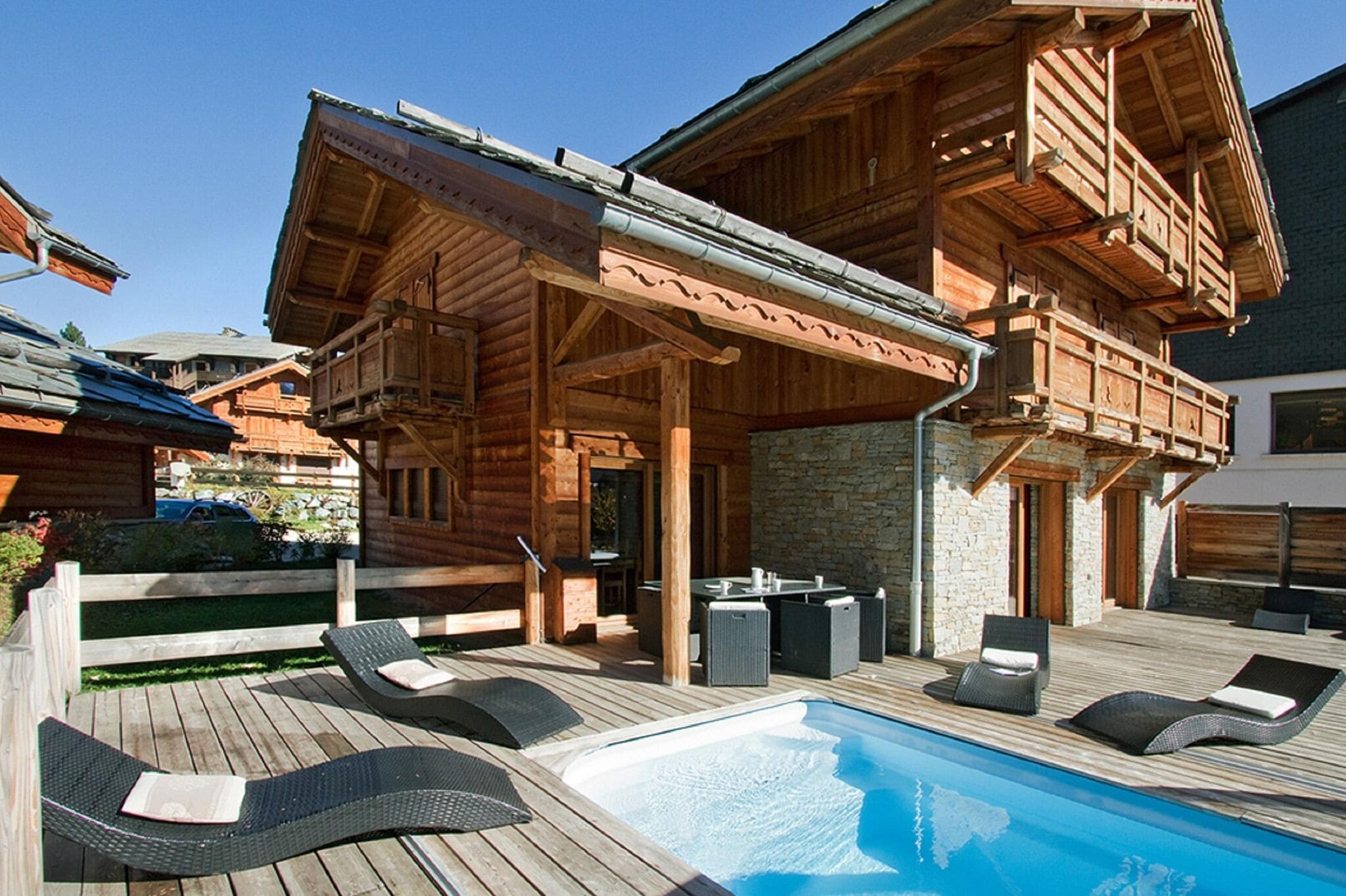 Delightful 14-person chalet with sauna and pool in Les Deux Alpes