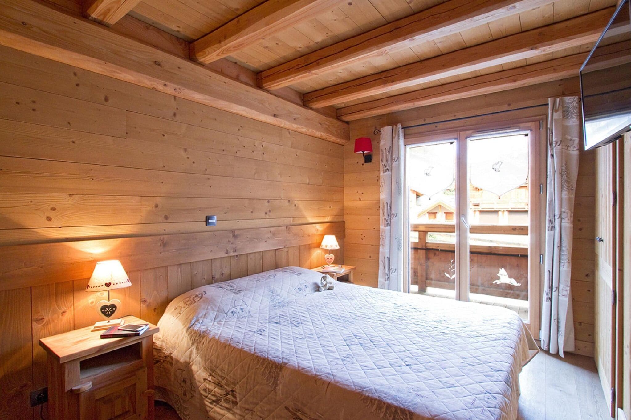 Delightful 14-person chalet with sauna and pool in Les Deux Alpes
