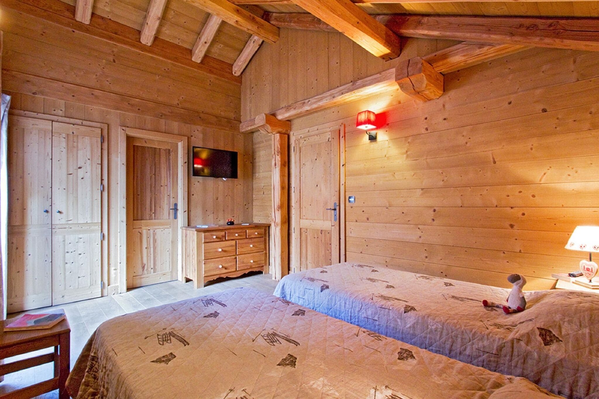 Fijn 14-persoons chalet met sauna en zwembad in Les Deux Alpes