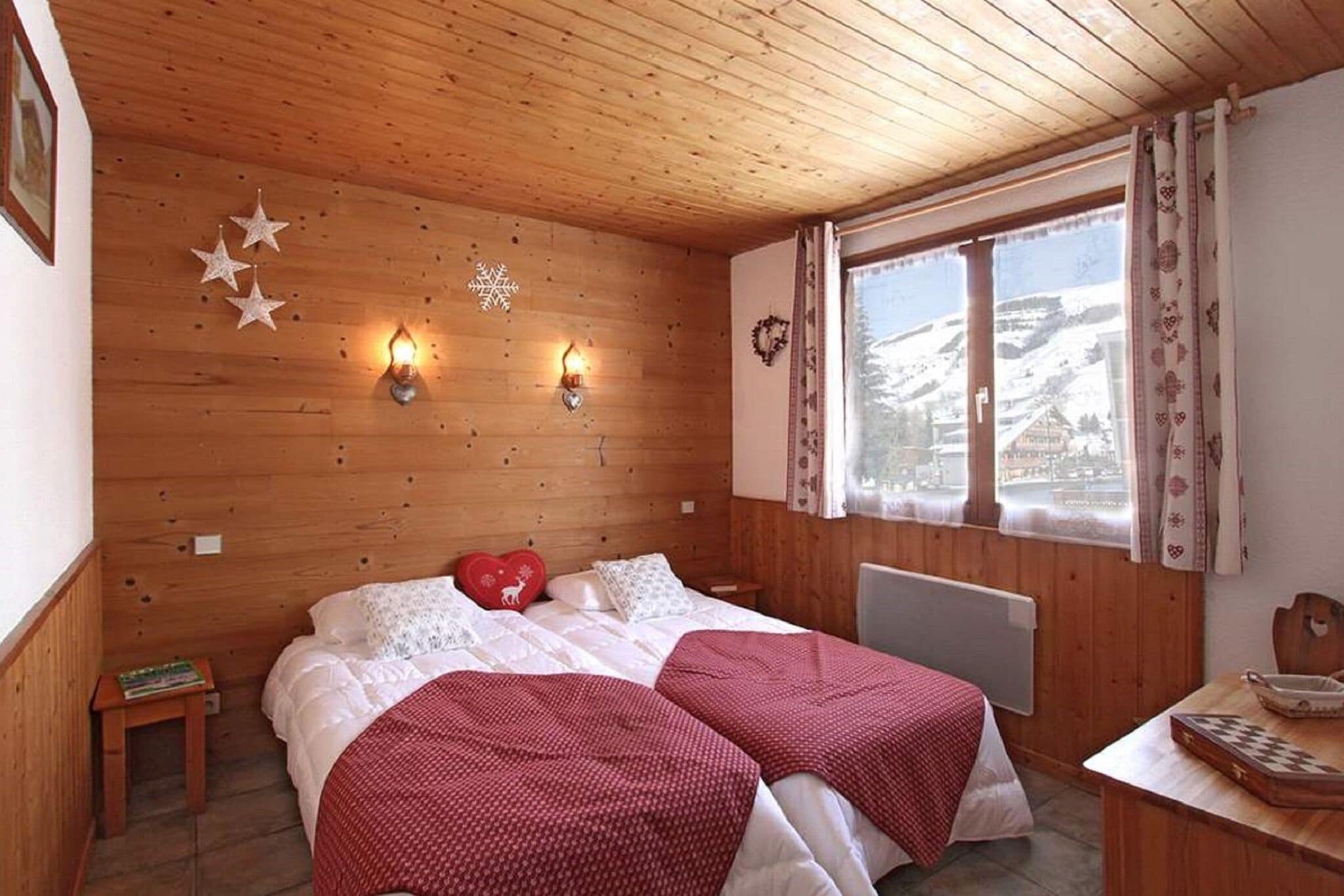 Large 16-person chalet with hot tub on terrace in Les Deux Alpes