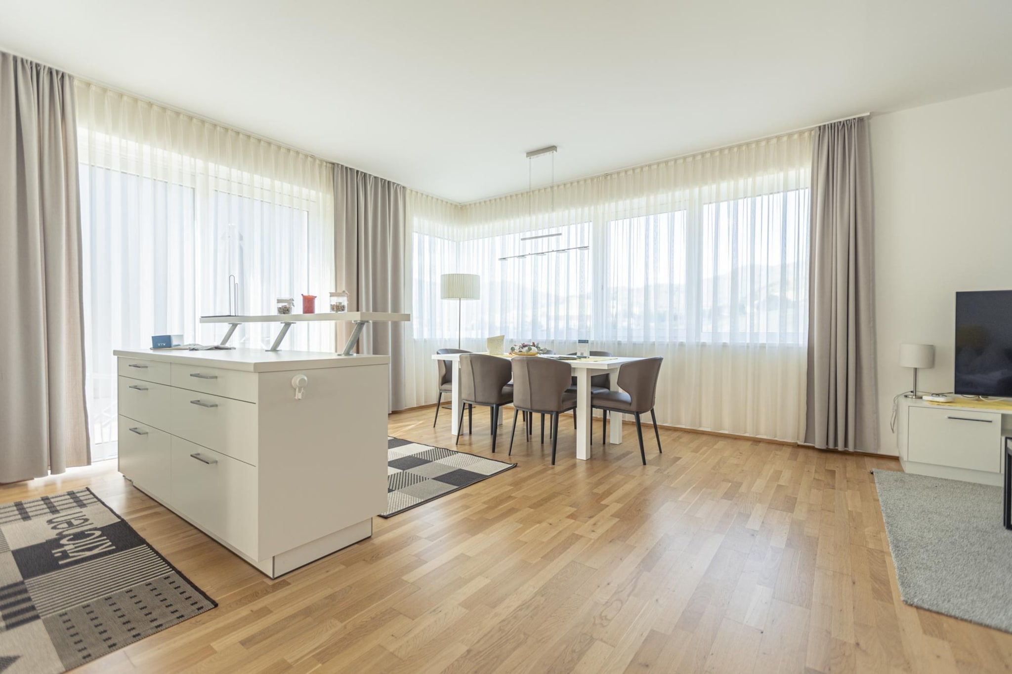 Pleasant chalet on the ski slopes