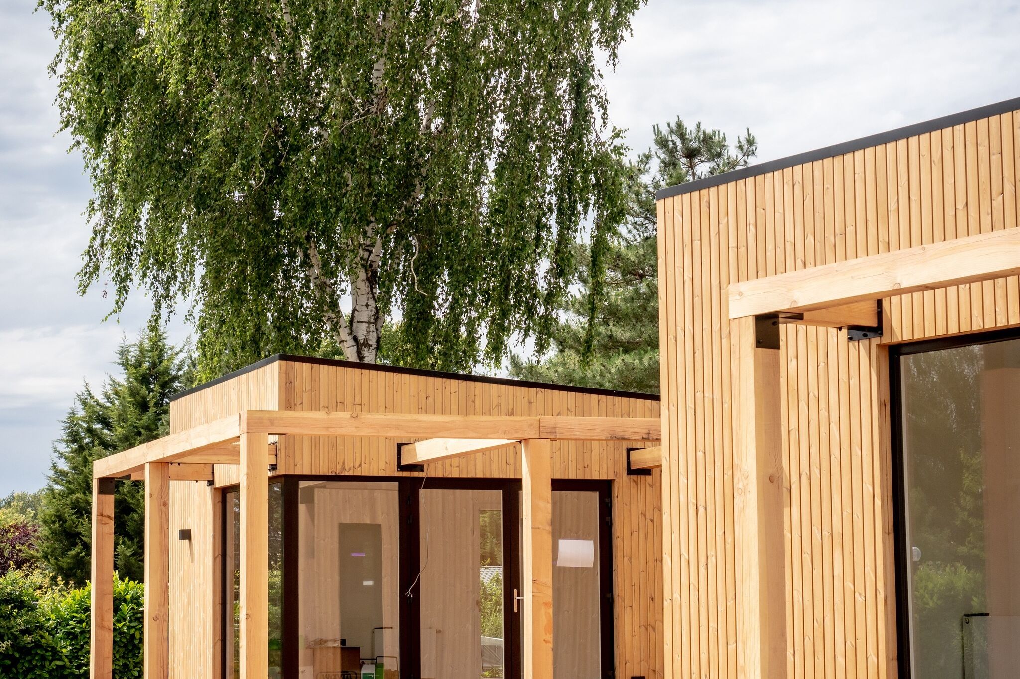 Modern air-conditioned chalet in a holiday park on the Leukermeer