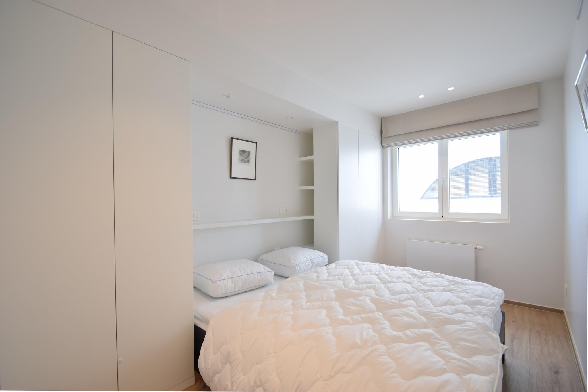 On the 3rd floor: (Kitchen(hob(ceramic), electric kettle, toaster, coffee machine, combination microwave, dishwasher, freezer, fridge-freezer, Food processor), Living/diningroom(TV(digital), dining table, seating area), bedroom(double bed(160 x 200 cm)), bedroom(double bed(160 x 200 cm)), bedroom(bunk bed), bathroom(shower, washbasin, toilet), toilet(toilet))\n\nwashing machine, balcony, bicycle storage, garden furniture, parking, lift, ironing board, iron, drying cabinet