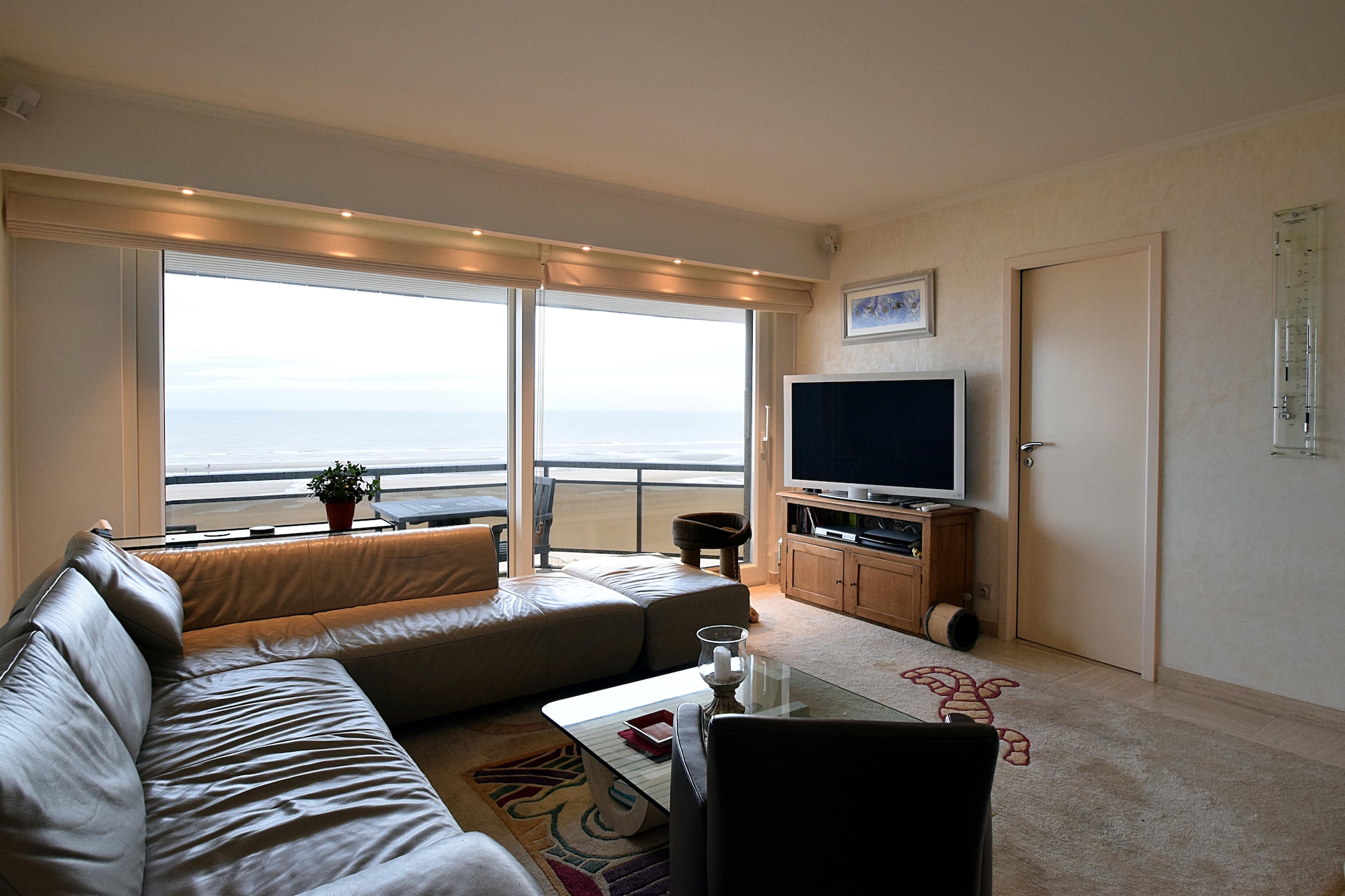 Refined Seaview Apartment