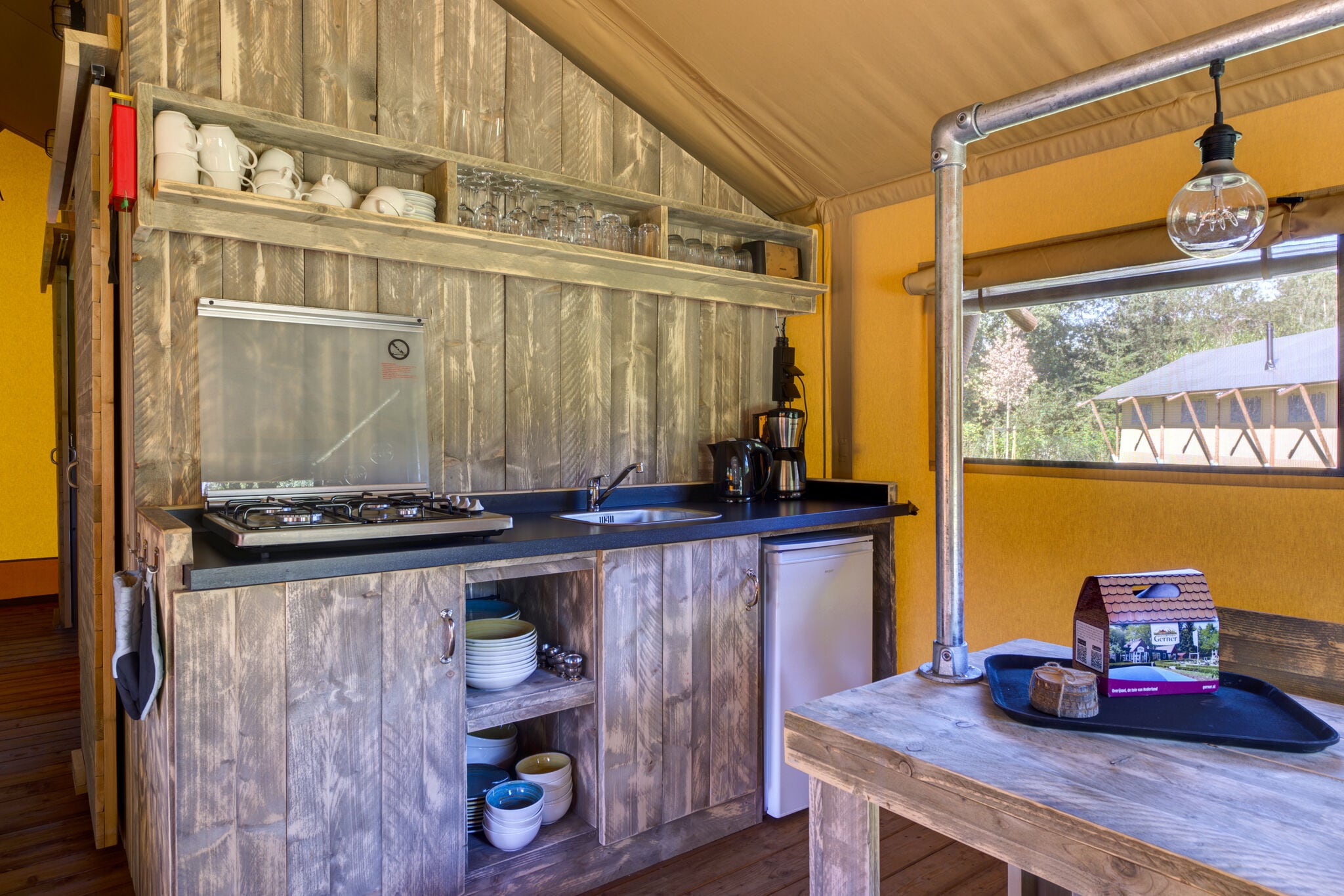 Tente de camping avec cuisine près de Zwolle