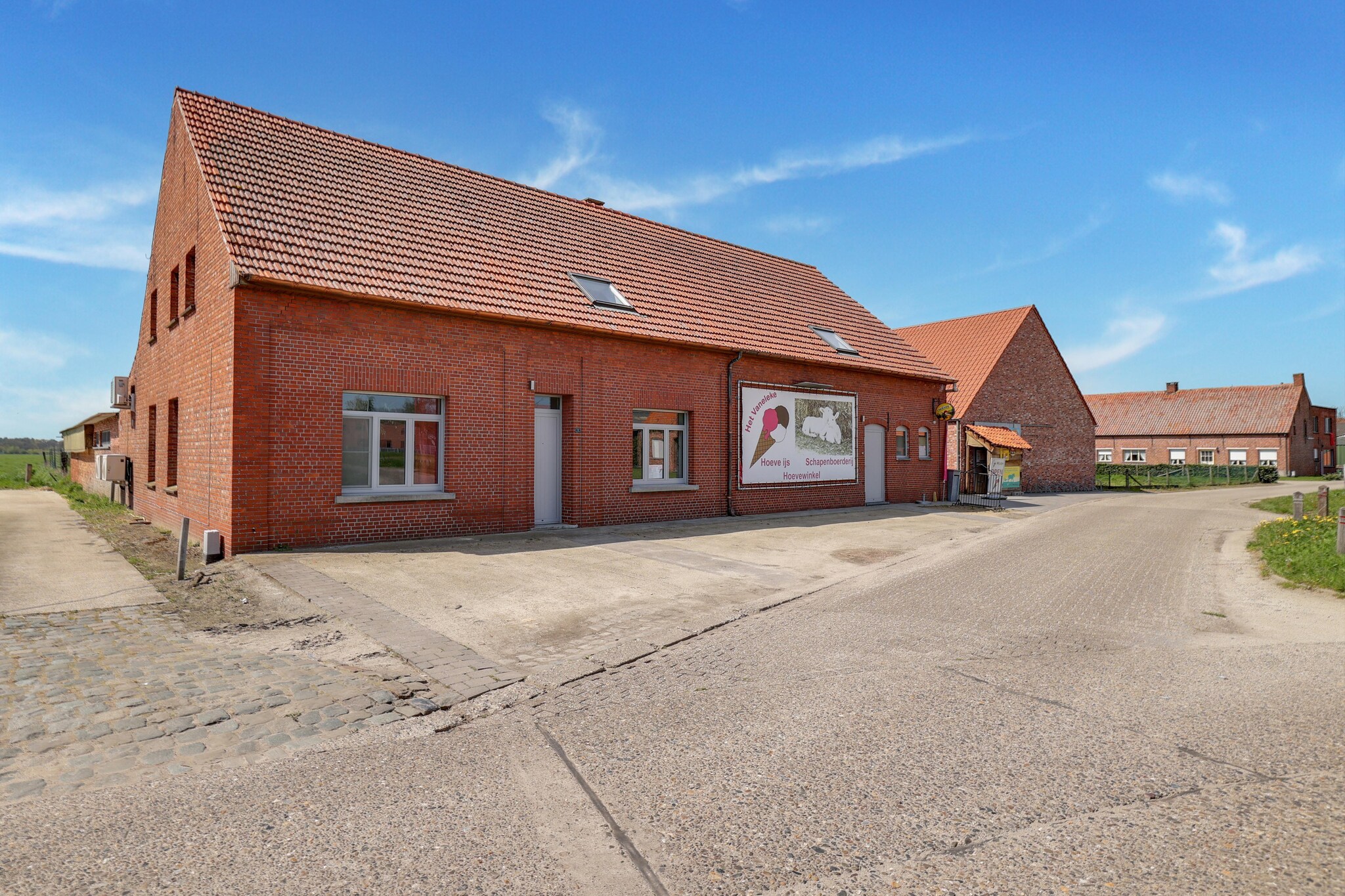 Cottage on sheep farm with gelateria