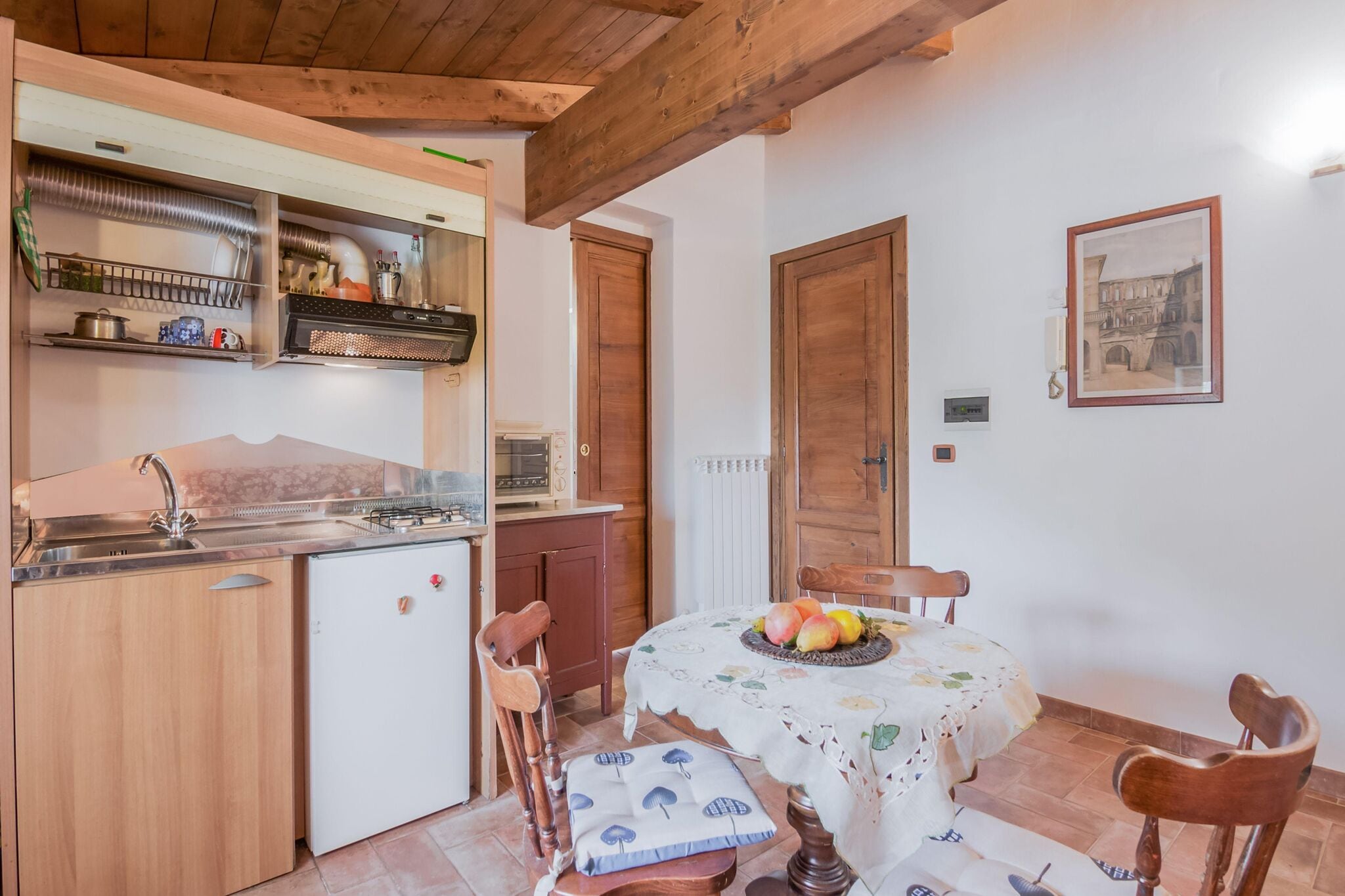 Eenvoudig appartement in Assisi met een gedeeld zwembad