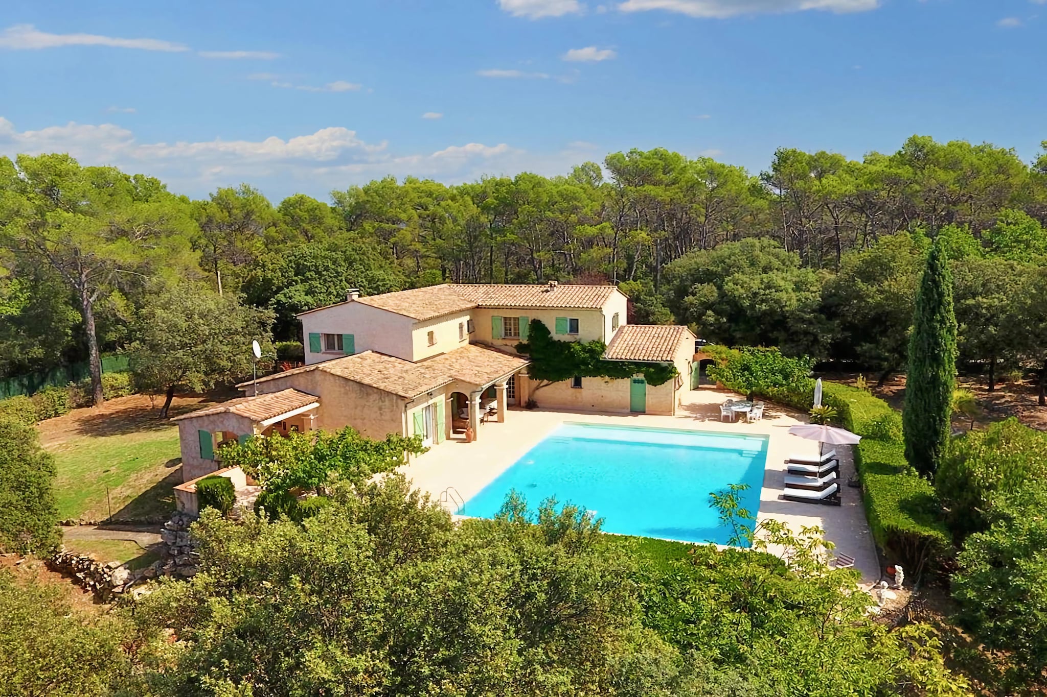 Rural villa in Lorgues with a private pool