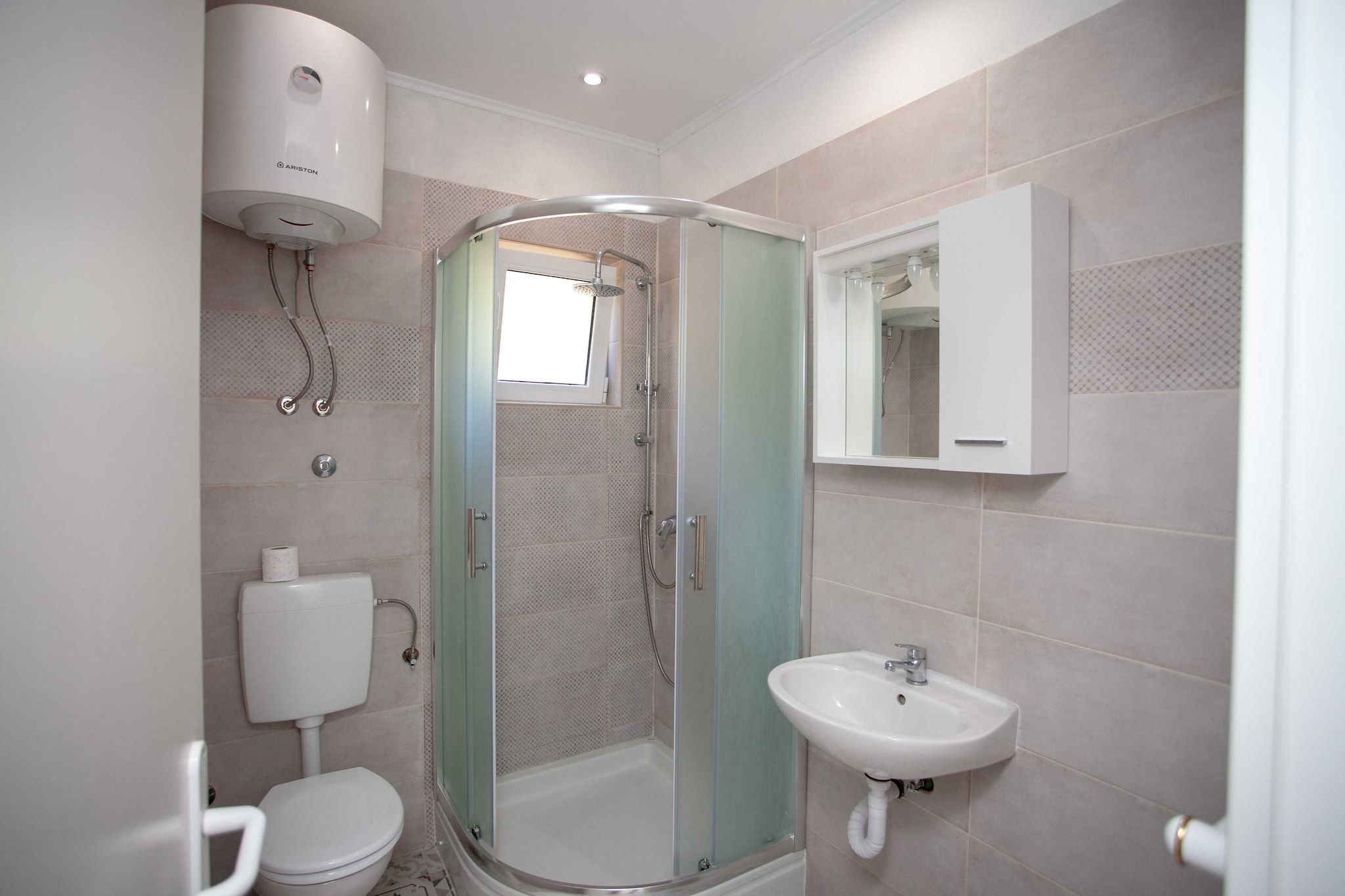 Apartments Sun & Sea - One Bedroom Apartment with Terrace (A1)-Badkamer