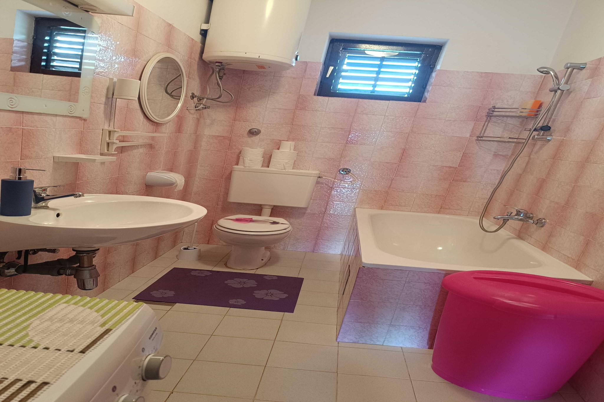 Holiday Home Višnja - Two Bedroom Holiday Home with Terrace-Badkamer